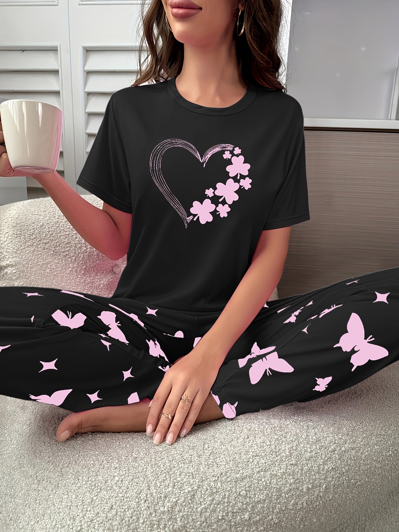 Women's Short Sleeve Pajama Set with Hearts Butterflies and Four-Leaf Clovers Pattern Summer Sleepwear Lounge Wear