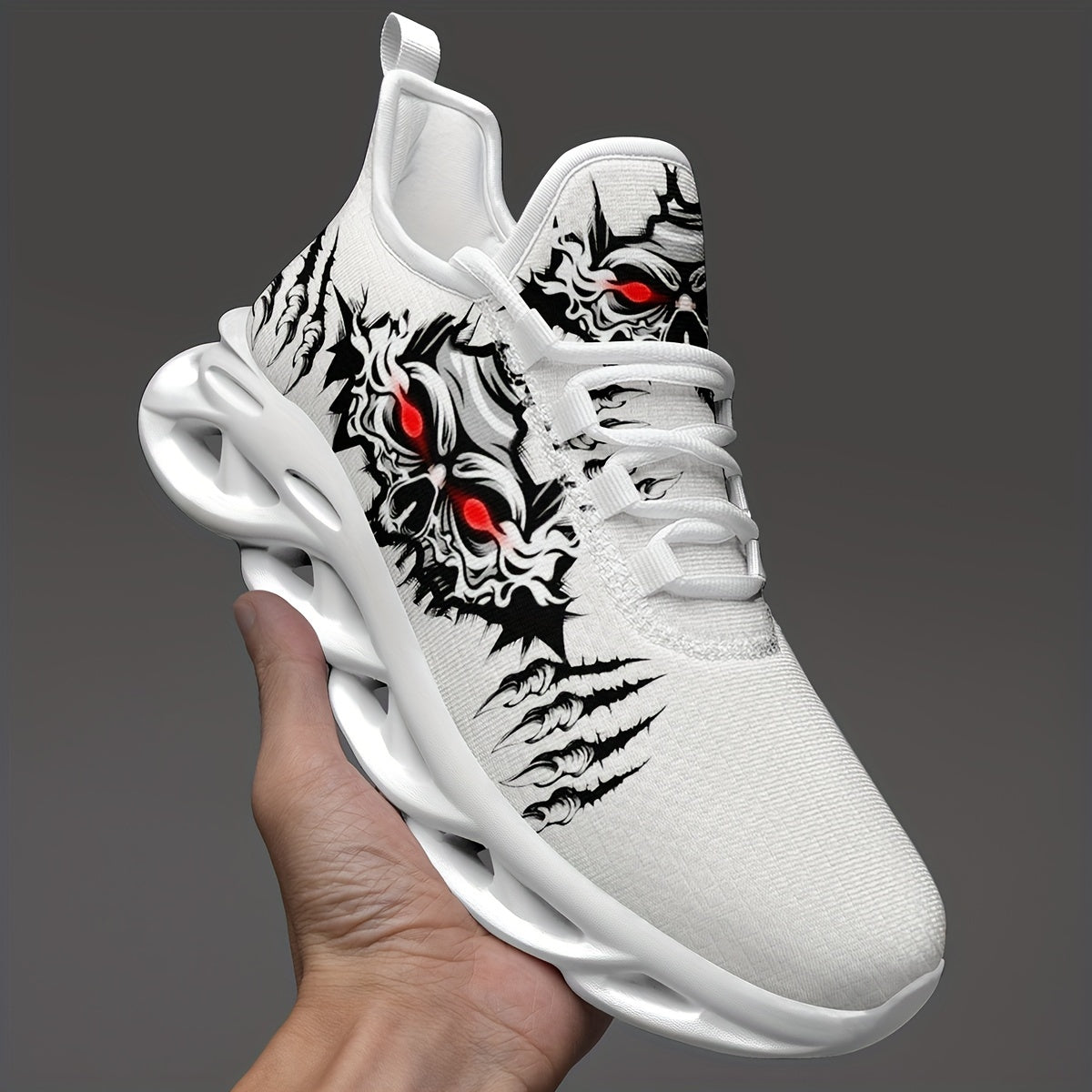 Erkaklar uchun katta o'lchamdagi bosh suyagi naqshli krossovkalar, ochiq havoda faoliyatlar uchun nafas oladigan va mustahkam.