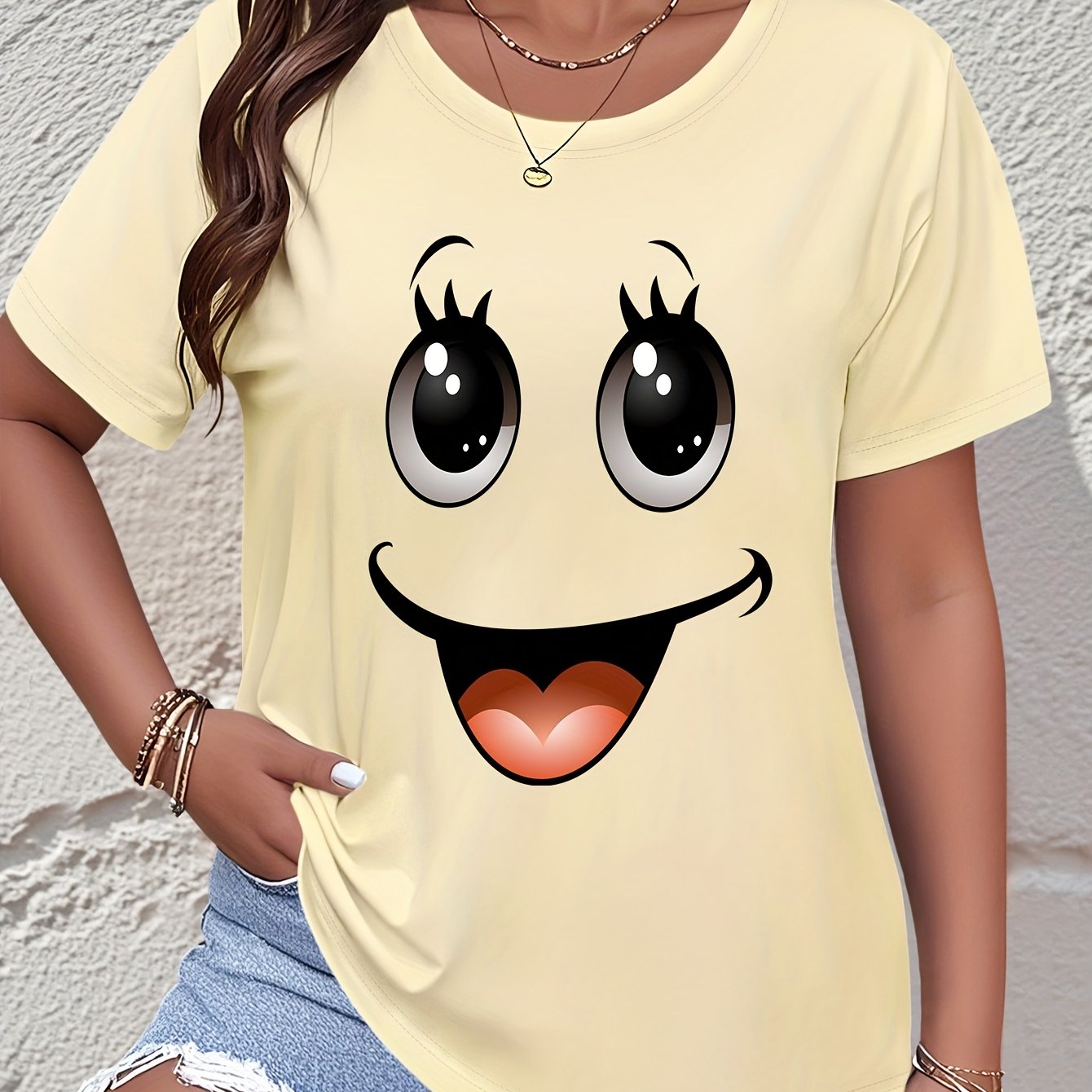 Plus Size Women's Smiling Face Graphic Casual Sports T-Shirt Breathable Stretchy Top