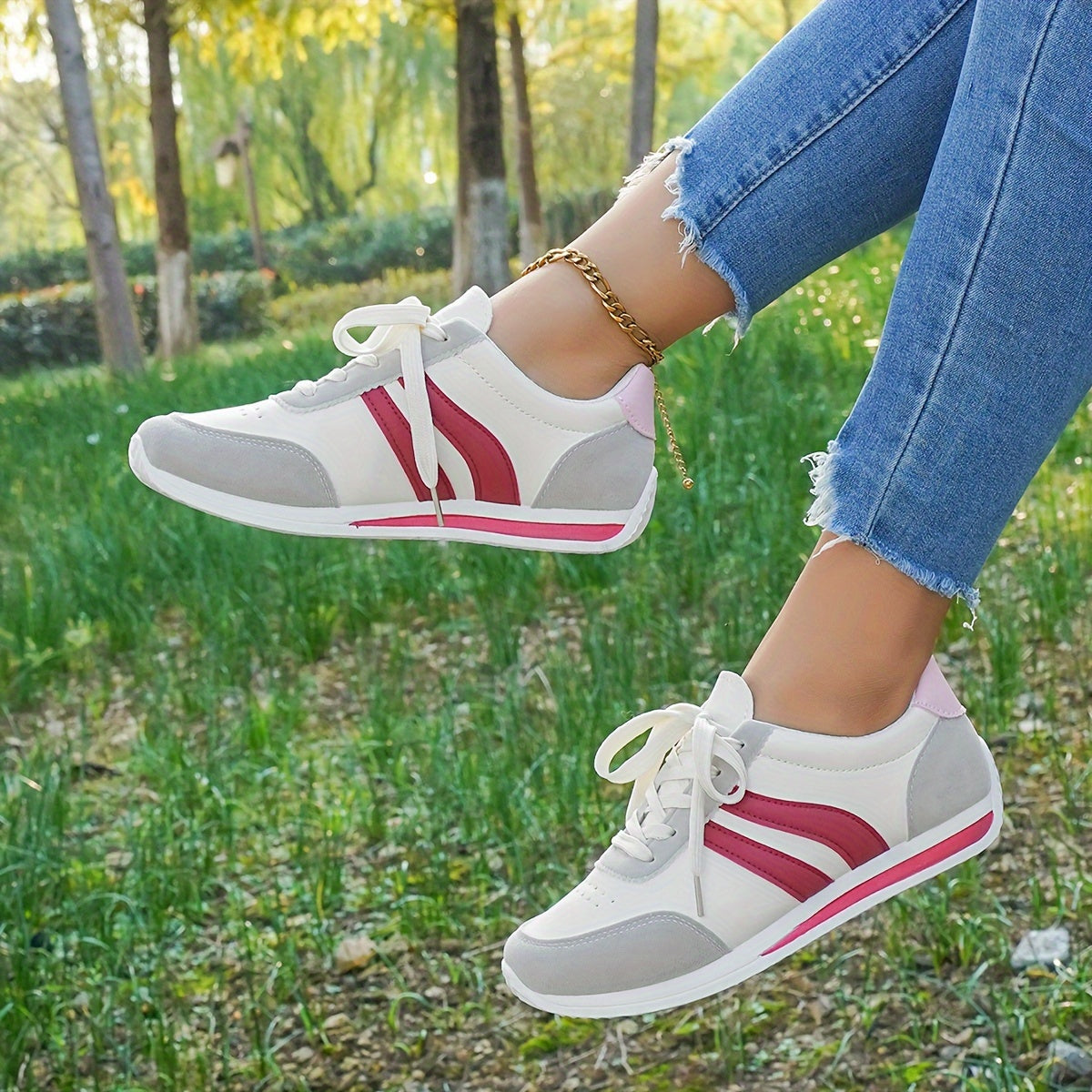Women's Casual Lace-Up Sneakers Breathable Low-Top Running Shoes White
