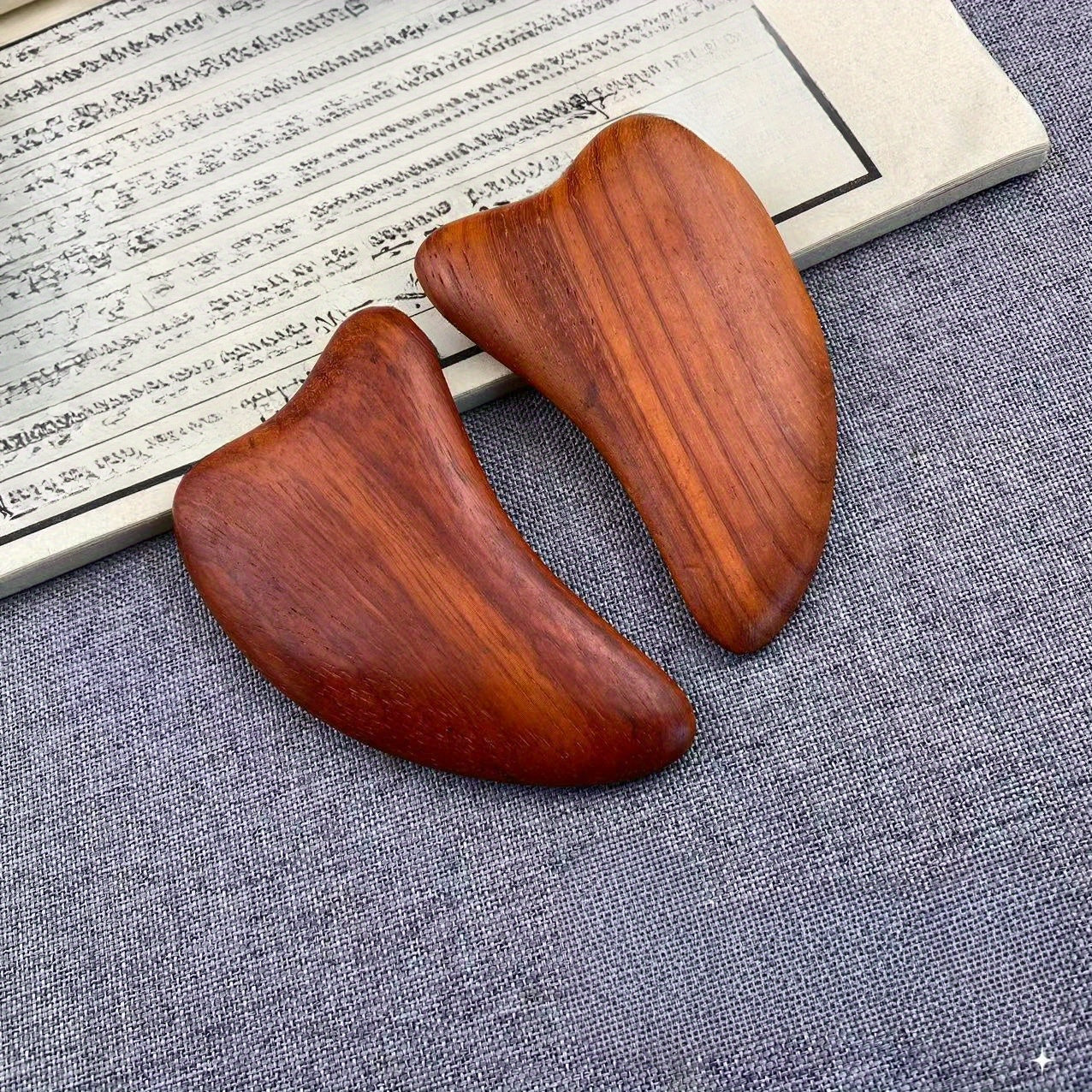 Zarif Yurak Shaklidagi Qanotli Qizil Sandal Dastasi, To'liq Tana Massaji va Dam olish uchun Ideal