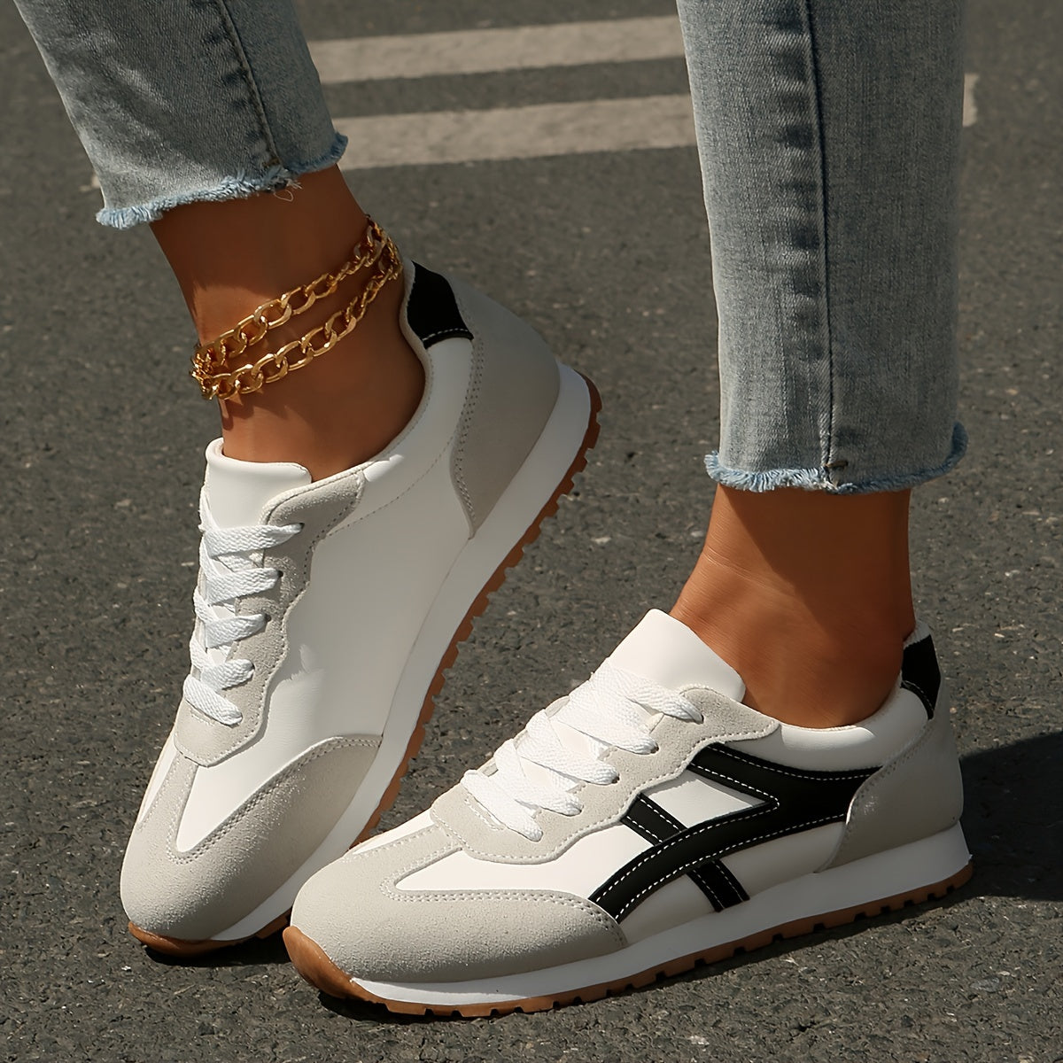 Women's Casual Sneakers Breathable Non-Slip Lace-Up Shoes