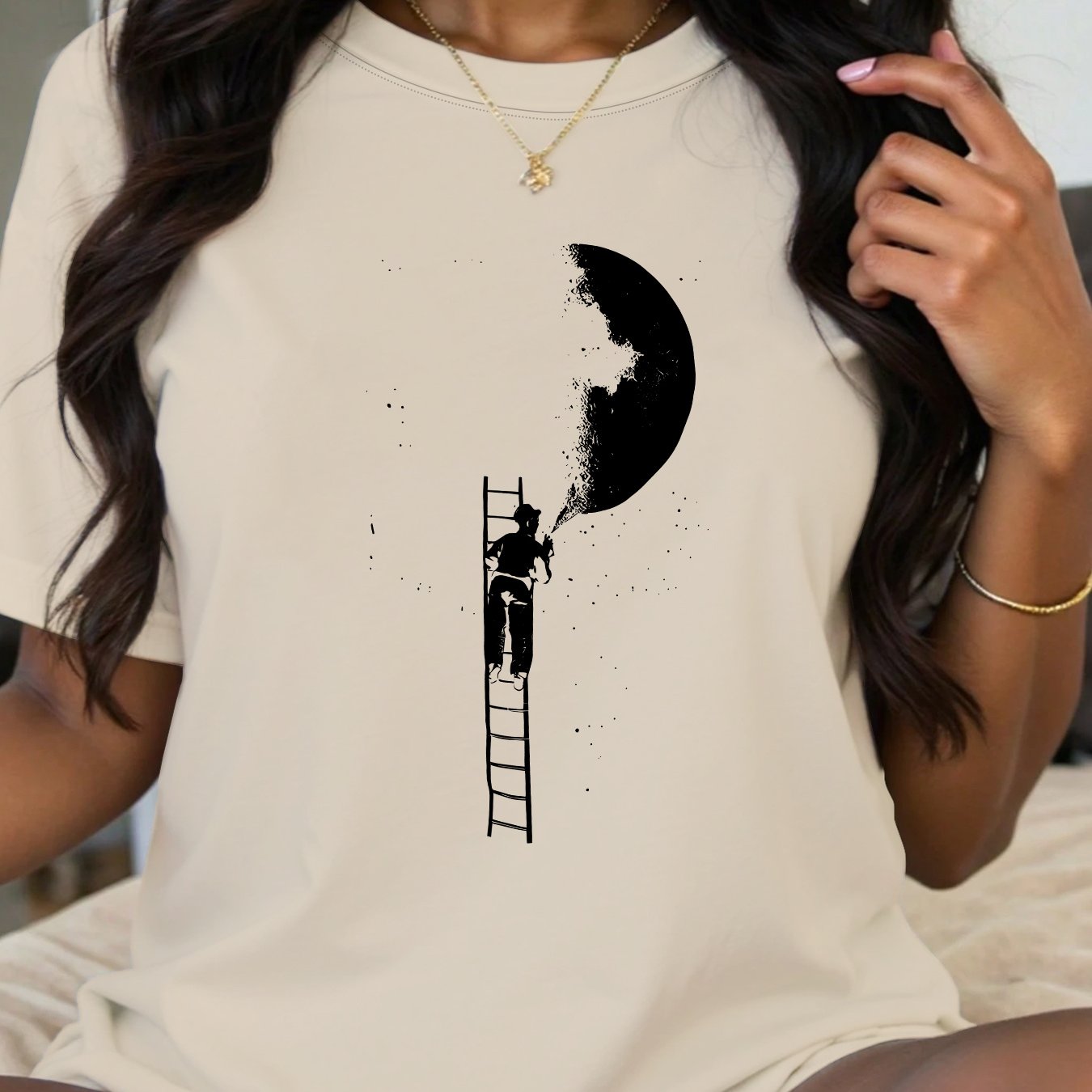 Women's Casual Pattern T-Shirt Climbing Ladder Moon Print Round Neck