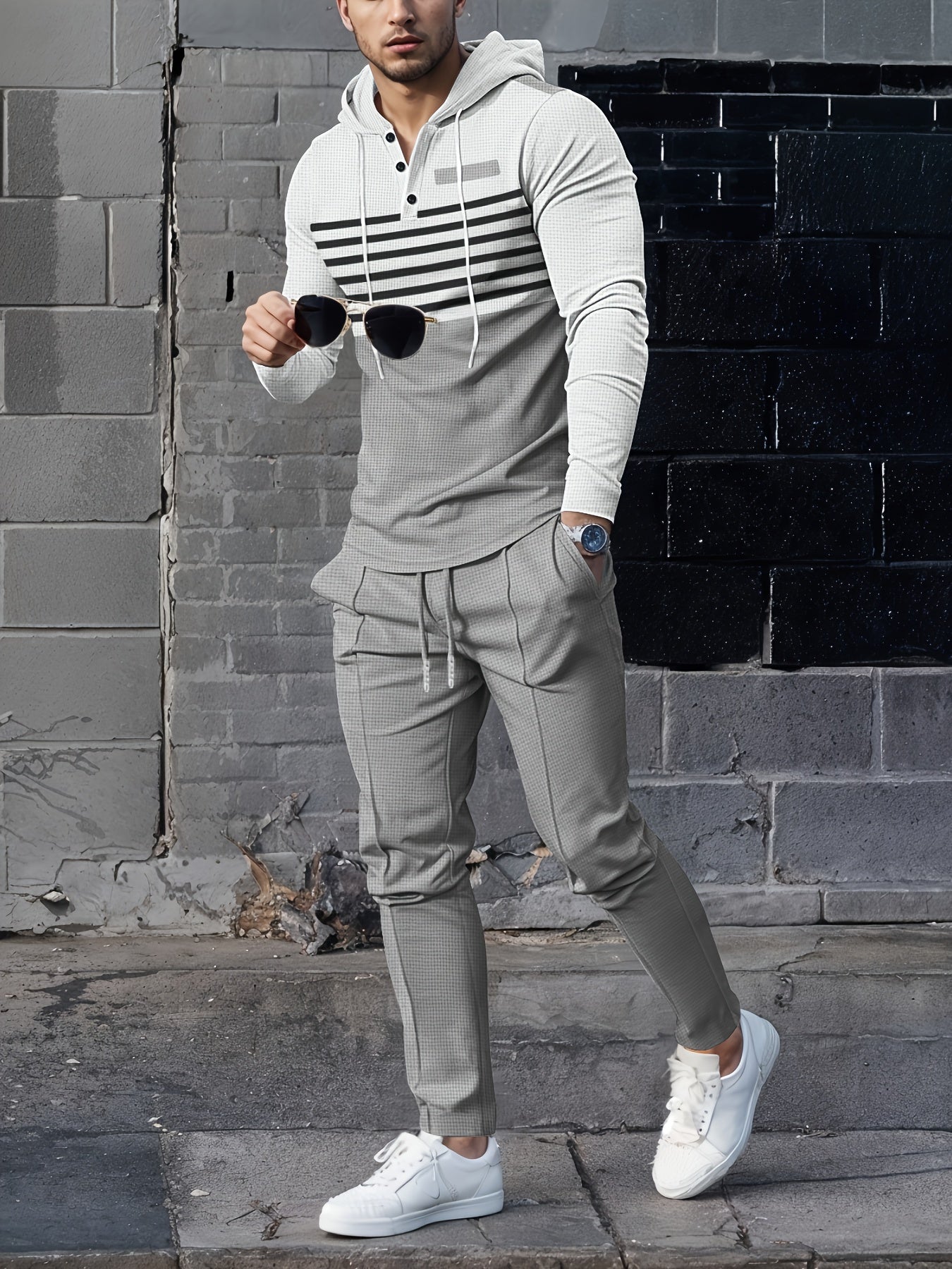 Erkaklar uchun chiziqli qarama-qarshi rangdagi uzun yengli kostyum, ochiq havoda sport uchun