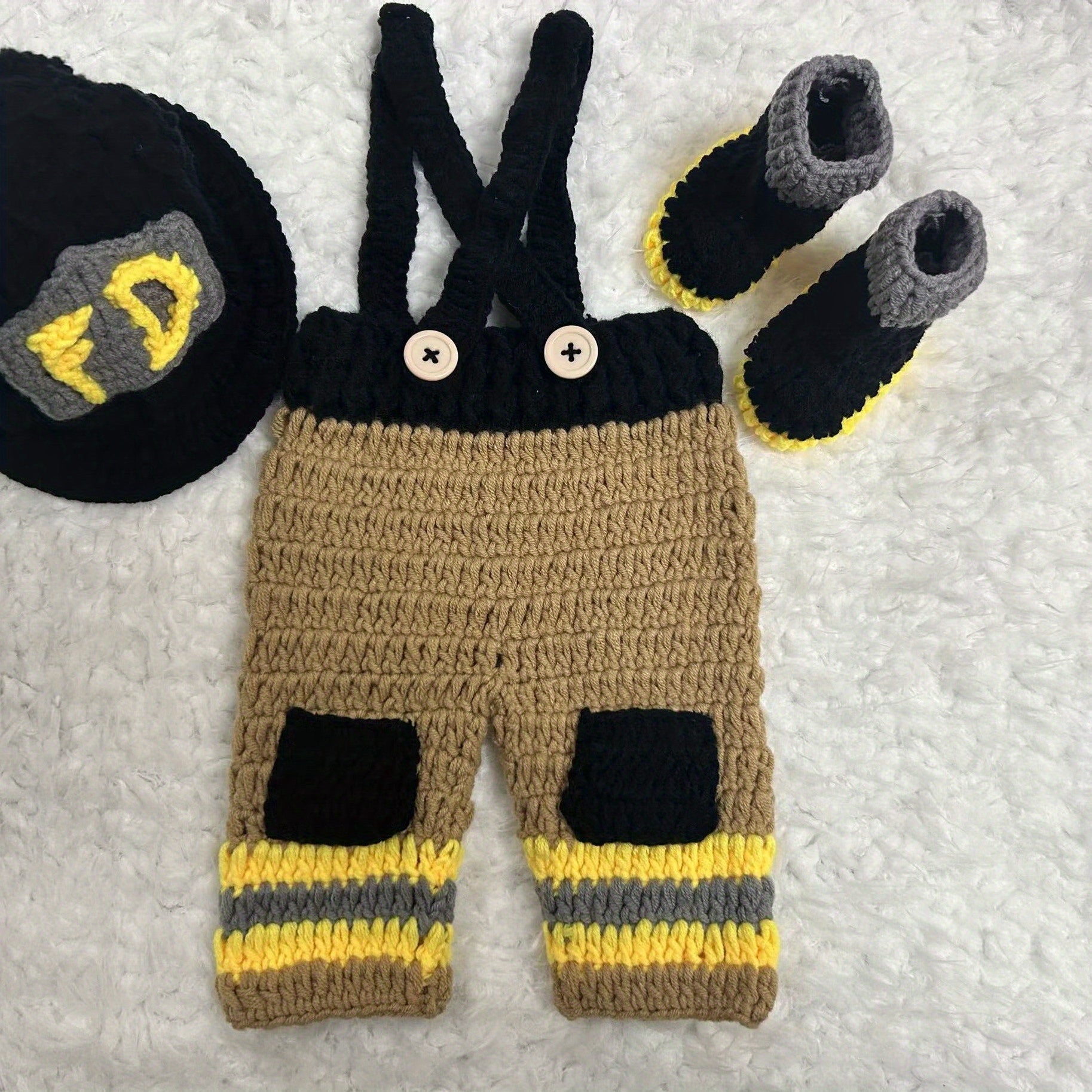 Набор из 3 предметов для новорожденных, вдохновленный пожарными FD, включая вязаную шапку, комбинезон и ботинки.