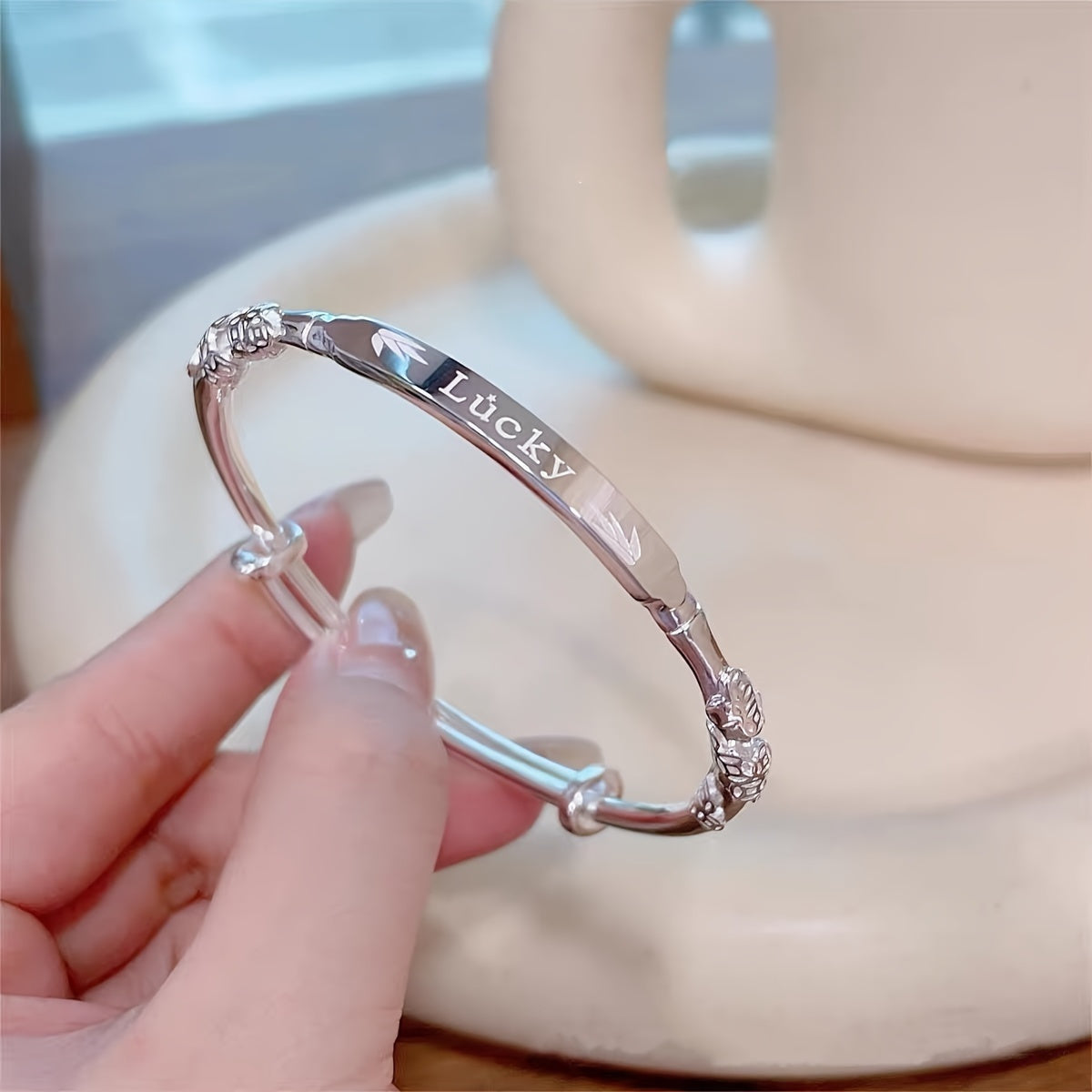 Ayollar uchun Sterling Silver taqinchoq, chiroyli va zamonaviy, har kuni yoki bayram uchun zargarlik buyumlari