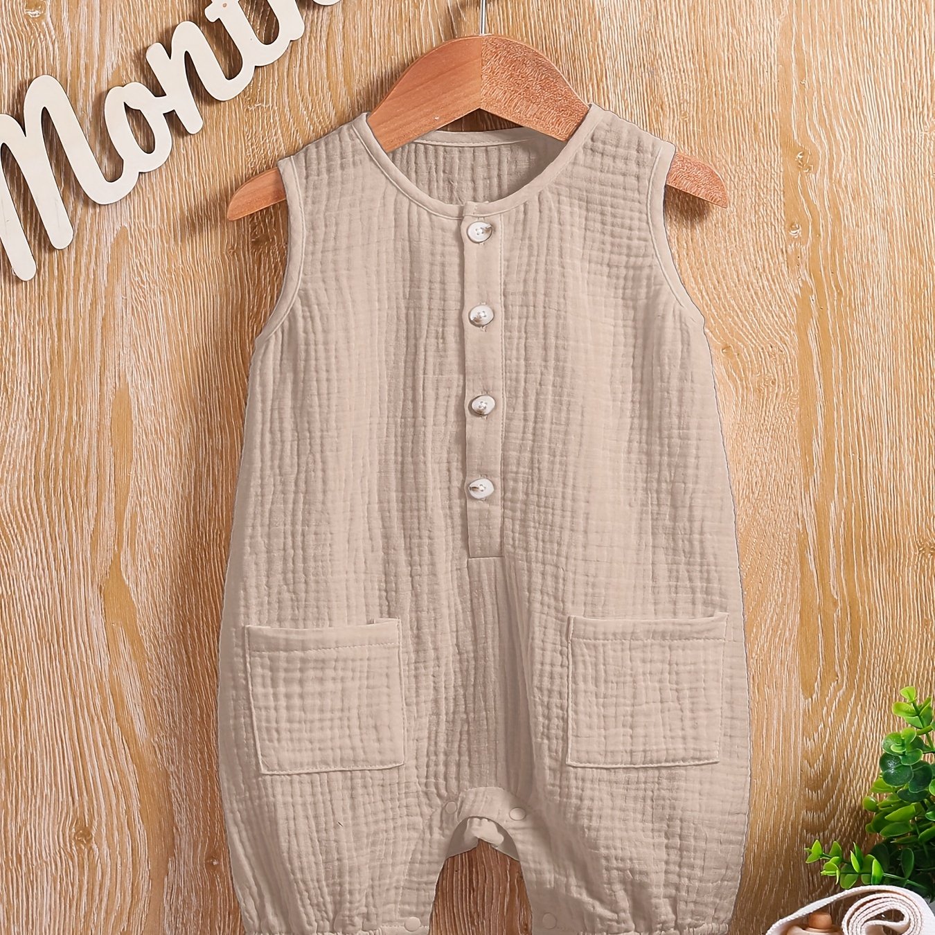Детский комплект для девочки: белый жилет без рукавов и хлопковый комбинезон для лета