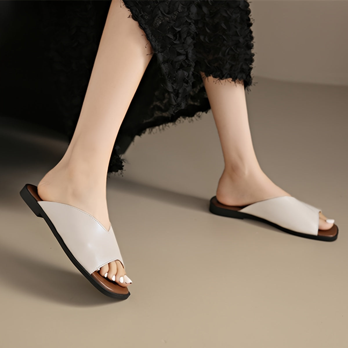 Women's Flat Sandals Open-Toe Summer Beach Shoes with Star Charm Ankle Bracelet