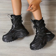 Ayollar uchun oq faux charmli platforma yuqori chanoq botlari, qattiq tagli, qattiq tagli yuqori qadamli botlar