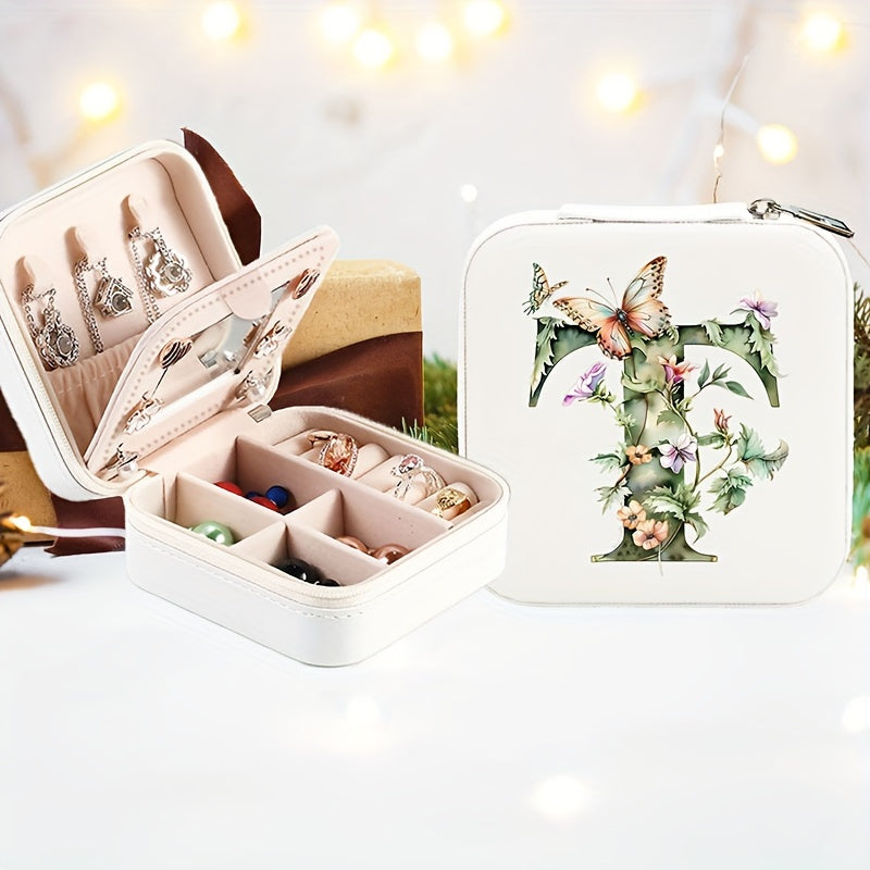 Yolgʻon charm bilan shaxsiylashtirilgan alfavitli flip-top bilan qoplangan, soʻzma-soʻz qoplangan va taqinchoqlarni saqlash uchun quti