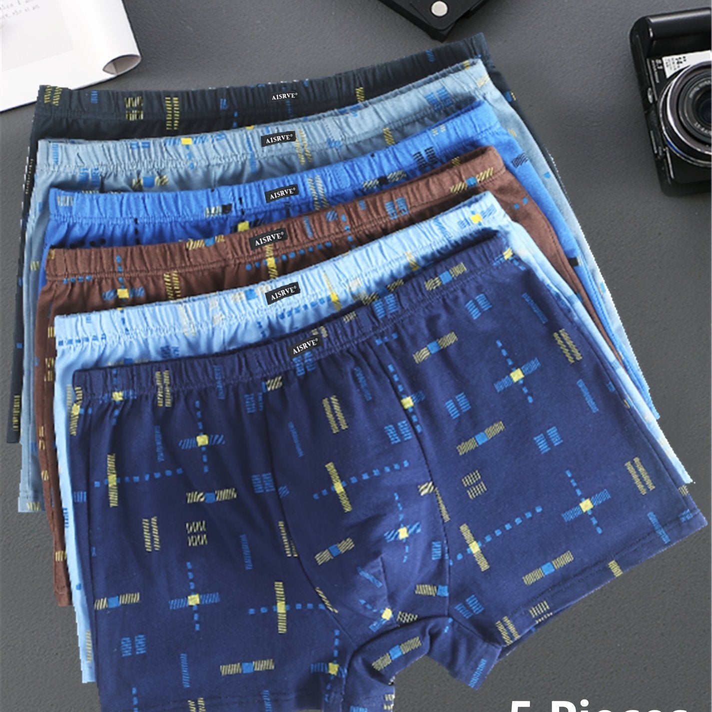 Erkaklar uchun yumshoq, nafas oladigan paxta boxer shortlar to'plami, turli ranglar va naqshlarda.