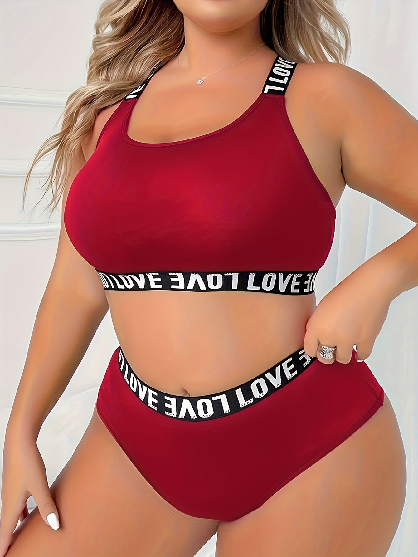 Plus o'lcham Love Printed Bralette va yuqori belli shartlar to'plami, trikotaj polyester