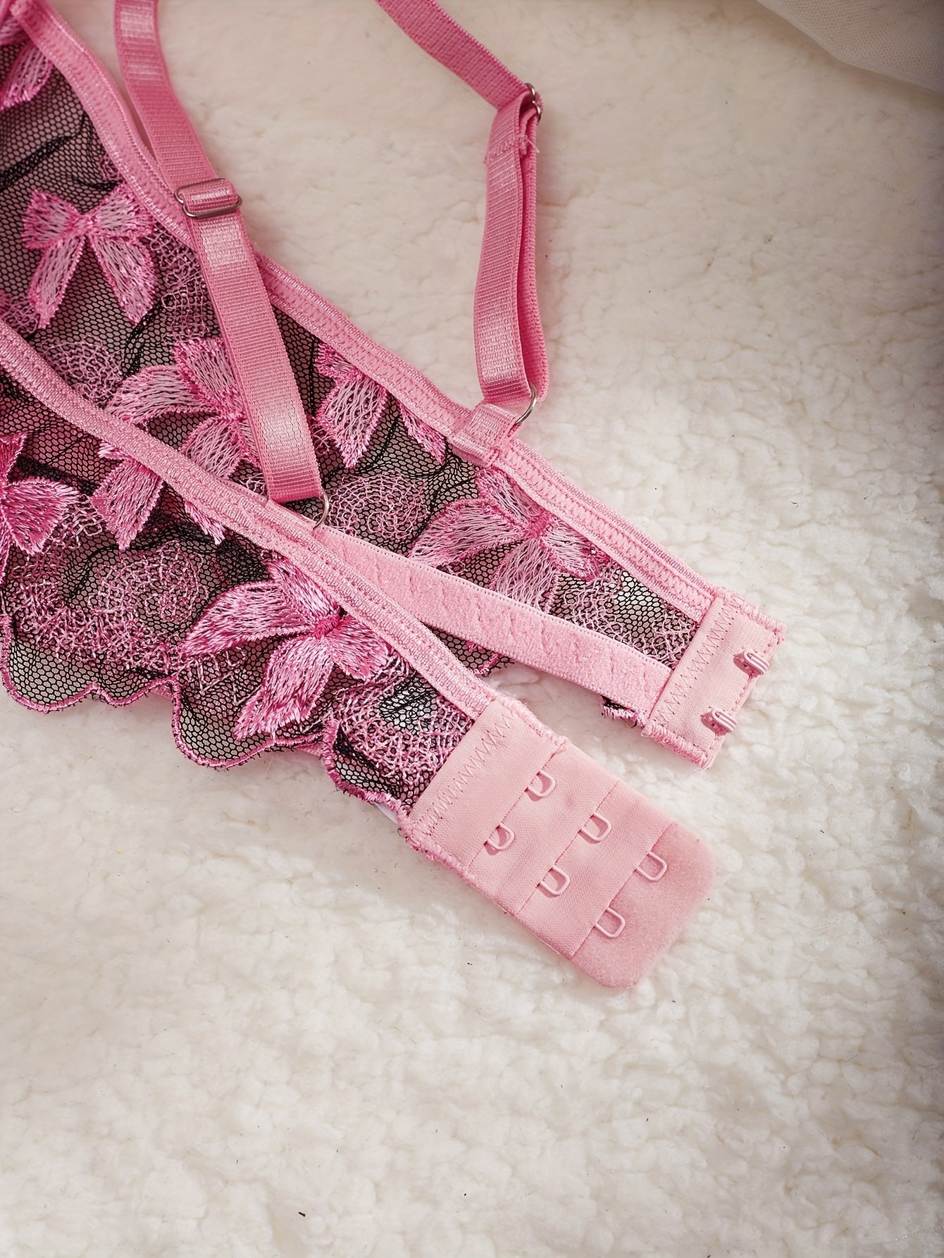 Conjunto de lencería de encaje para mujer con sujetador de tirantes finos y tanga