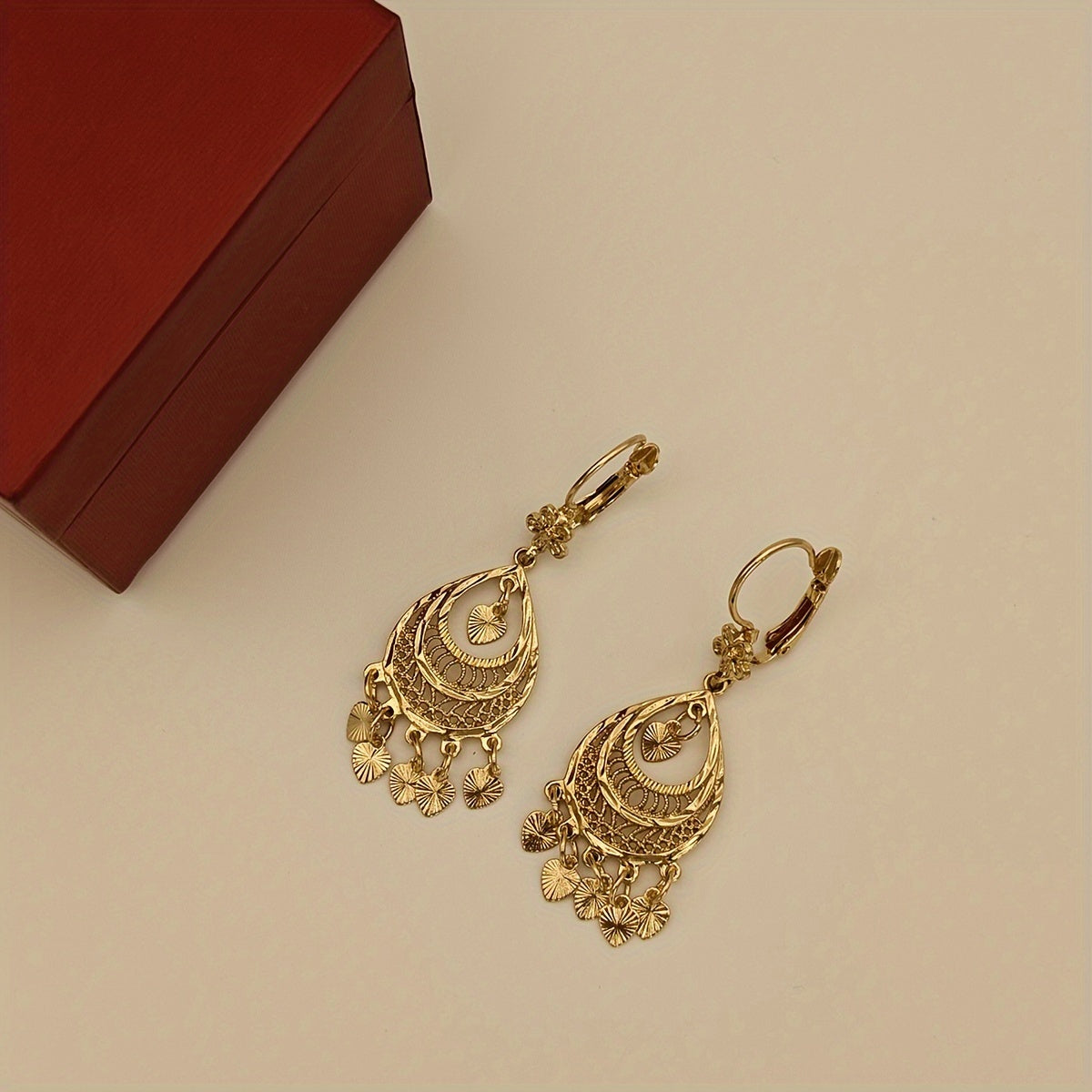 Zarif Oltin Yurak Qisqichbaqa Tushirish Muntazami - To'ylar, Partiyalar va Har Kunlik Glam uchun Mukammal Vintage Ilhomlangan Bo'sh Dizayn. Ushbu go'zal Boho Zargarlik To'plami, ayollar uchun Muntazami va Muntazami bilan ko'rinishingizni to'ldiring.