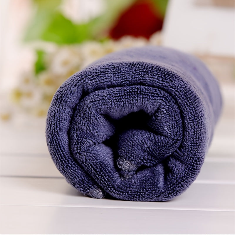 Yengil mikroto'qima sochiq - lagerda, sportda, suzishda va sayohatda foydalanish uchun mukammal - tez quriydi va yaxshi namlaydi.