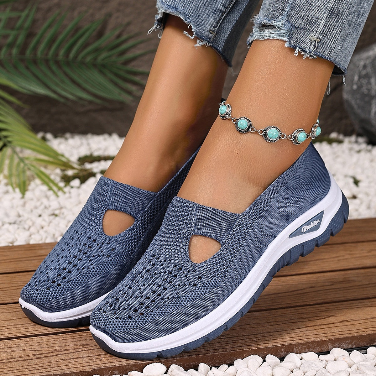 Women's Casual Slip-On Sneakers Lightweight Breathable White Shoes for Travel