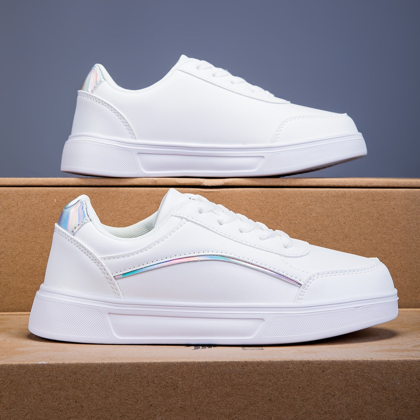 Women's White Low-Top Sneakers Lightweight Casual Lace-Up Shoes