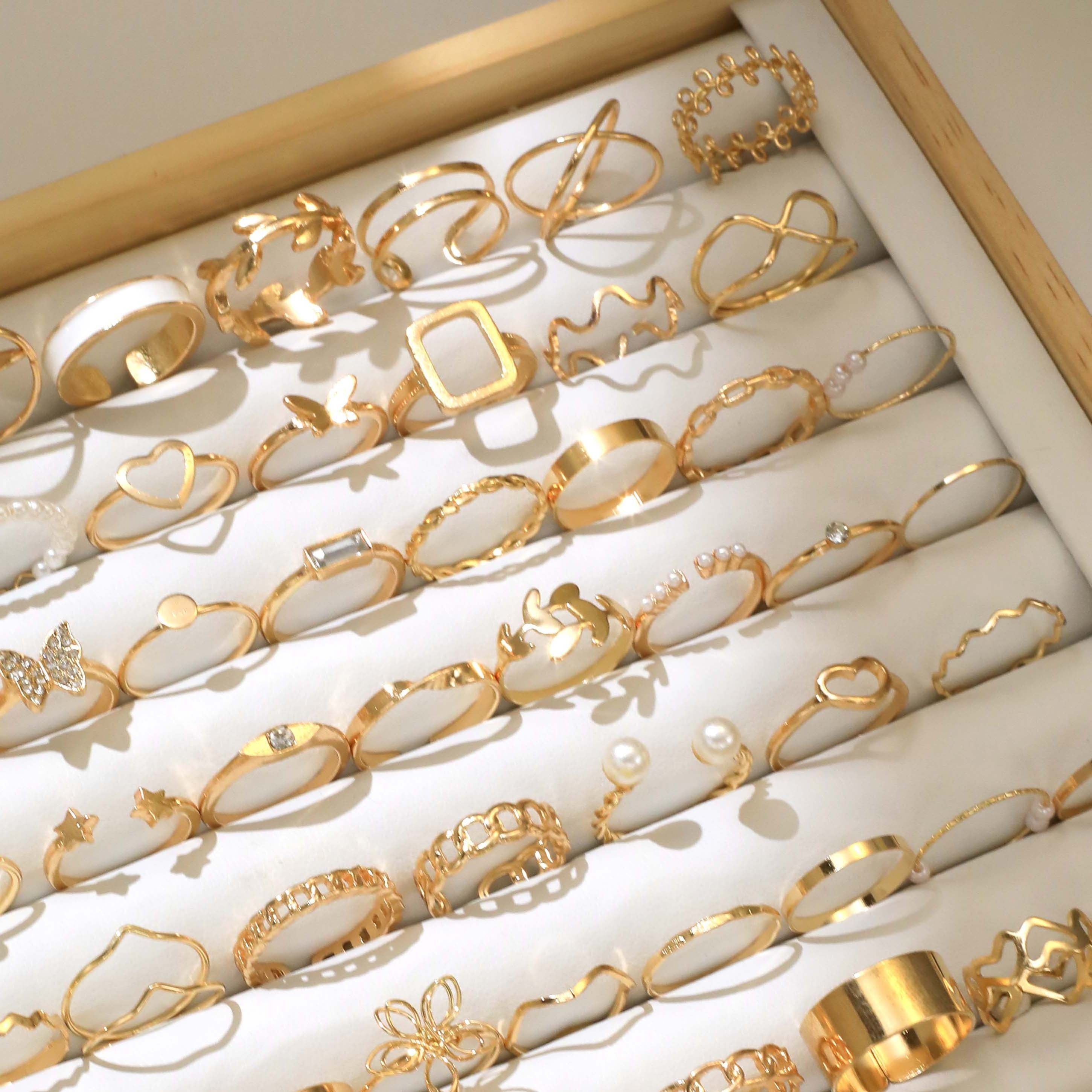 Vintage Elegant 66-dona Ikki Rangli Moda Halqa To'plami Imitatsion Marvaridlar va Geometrik Kesim Dizayni bilan Ayollar va Qizlar uchun - Har kuni va Bayramlarda Kiymak Uchun Mukammal 14-fevral Sovg'asi, Har Mavsumda