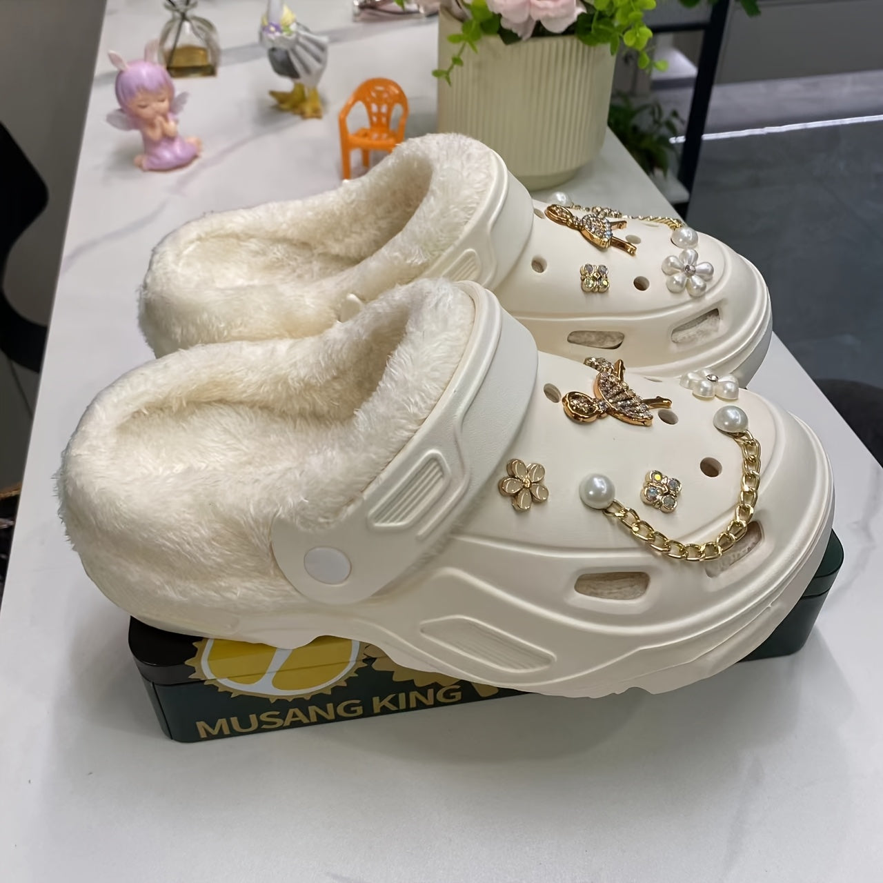 Unisex EVA Clogs With Plush Lining Thick Sole Indoor Outdoor Shoes