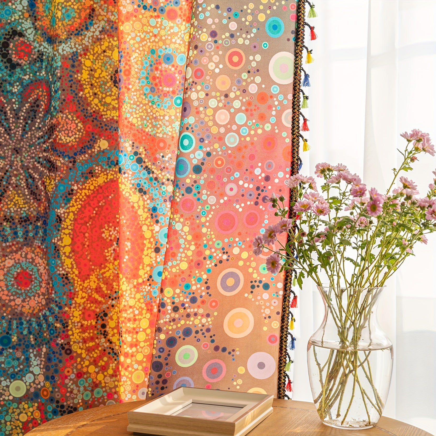 Conjunto de cortinas estilo granja bohemia de 2 piezas, con puntos de colores, rayas, borlas, filtrado de luz y privacidad para dormitorio y sala de estar