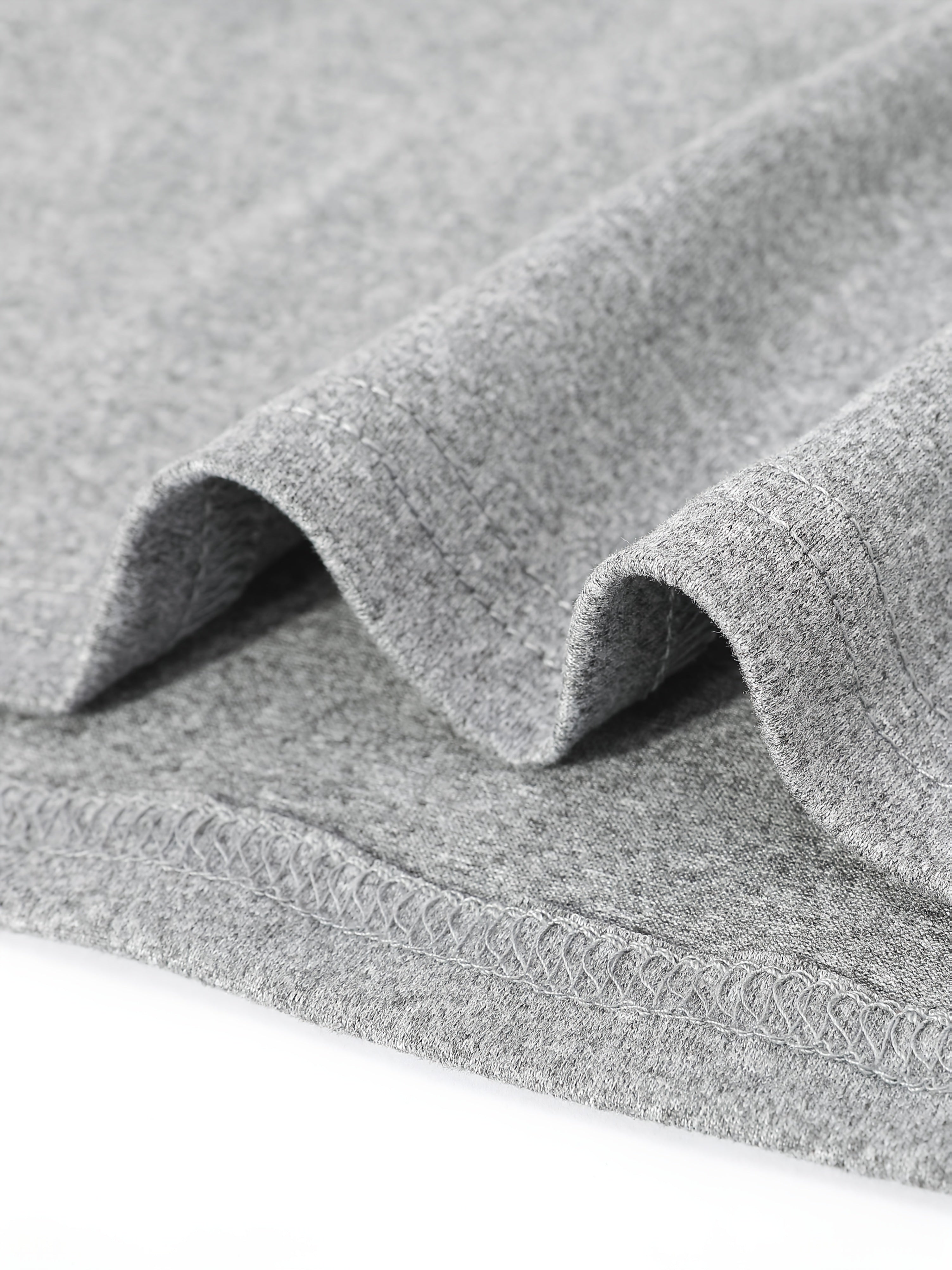 O'g'il bolalar uchun oq V-yuqori futbolka.