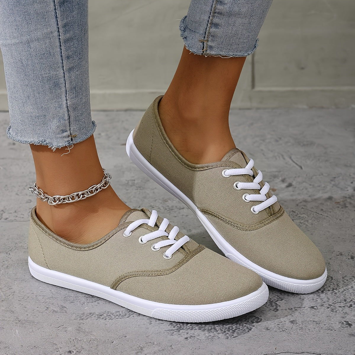 Women's Solid Color Fabric Sneakers with Round Toe for All-Season Comfort
