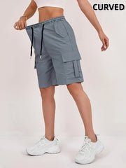 Pantalones cortos cargo de talla grande para mujer de tiro alto con múltiples bolsillos en gris claro