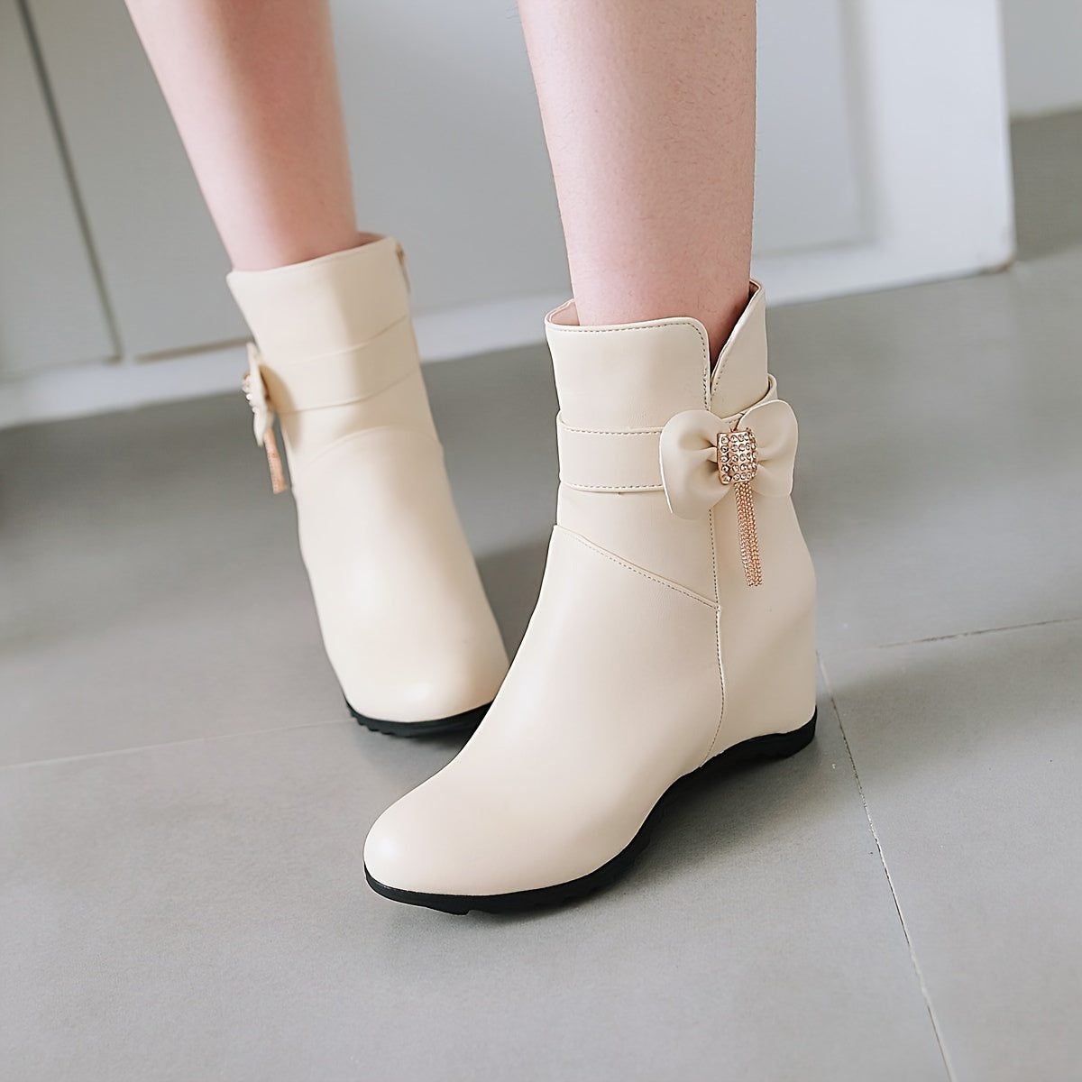 Women's Round Toe Fashion Boots With Boosting Insole