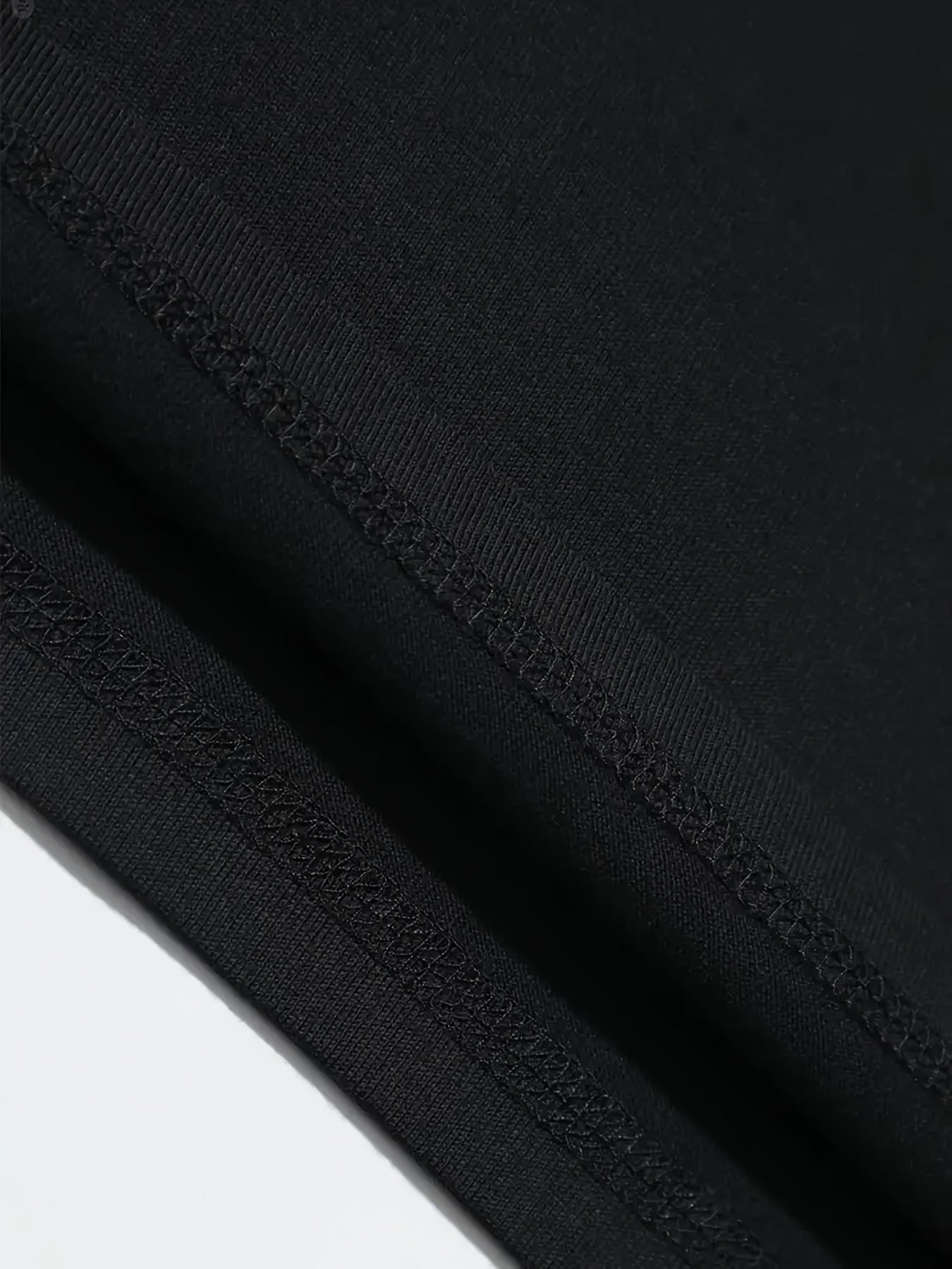 Yoshlar uchun qizil "Katta orzu qil" printli uzun qo'lqopli termal ko'ylak, yuqori bo'yin va cho'ziluvchan to'qima mato bilan. Mashinada yuvish mumkin. Kuz/qish uchun tasodifiy kiyim uchun mukammal.