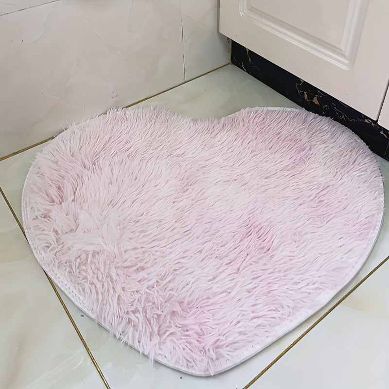 Sevgi kuni, uyimizdagi yotoq xonasi ipak sochli gilam va tatami polida qulay ko'rpa bilan bezatilgan edi. Balkon plush, uzun sochli yostiq va yumshoq, pufakcha yurak shaklidagi gilamga qarab turardi.