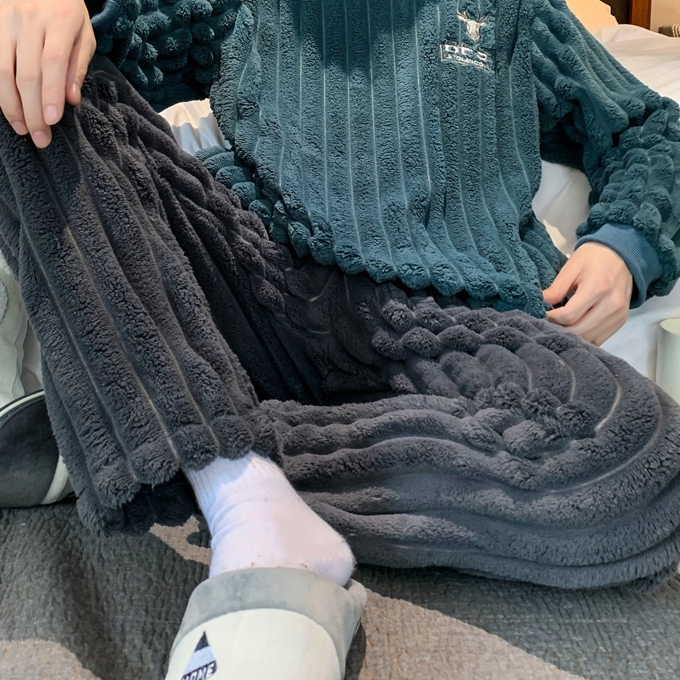 Conjunto de pijama de felpa para hombre con capucha, manga larga, color sólido, otoño e invierno, casual