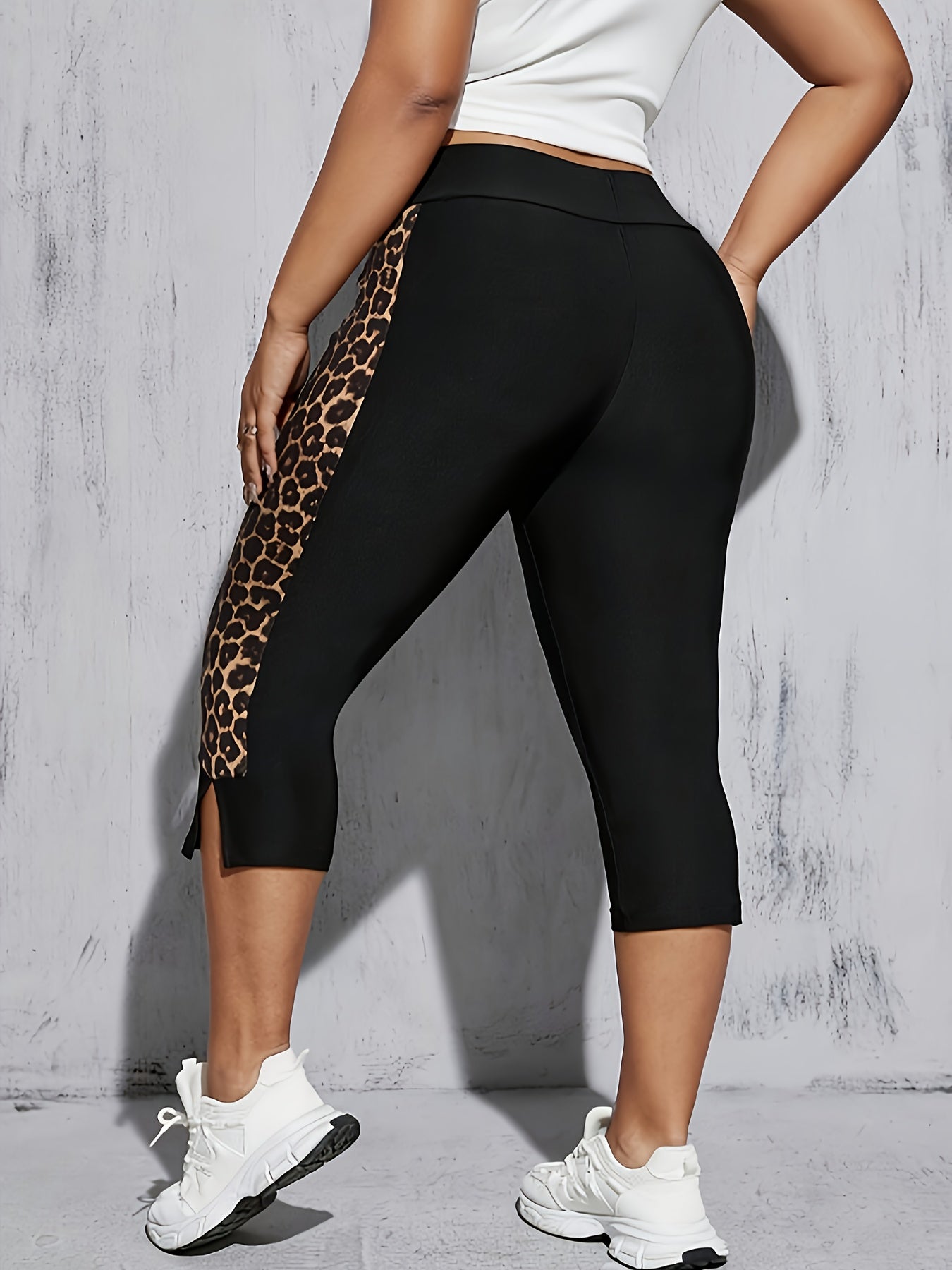 Plus Size Women's High-Waisted Leopard Print Leggings 7/8 Length Capri