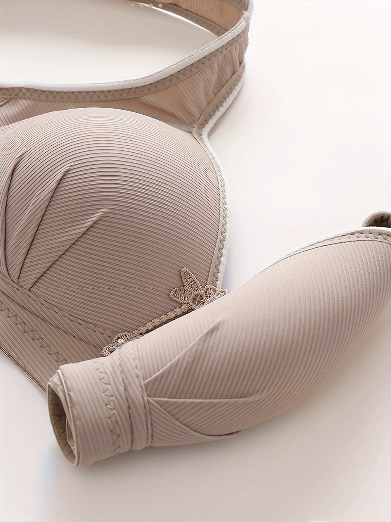 Women's Wireless Full Coverage Push-Up Bra with Decorative Bow Nylon Blend