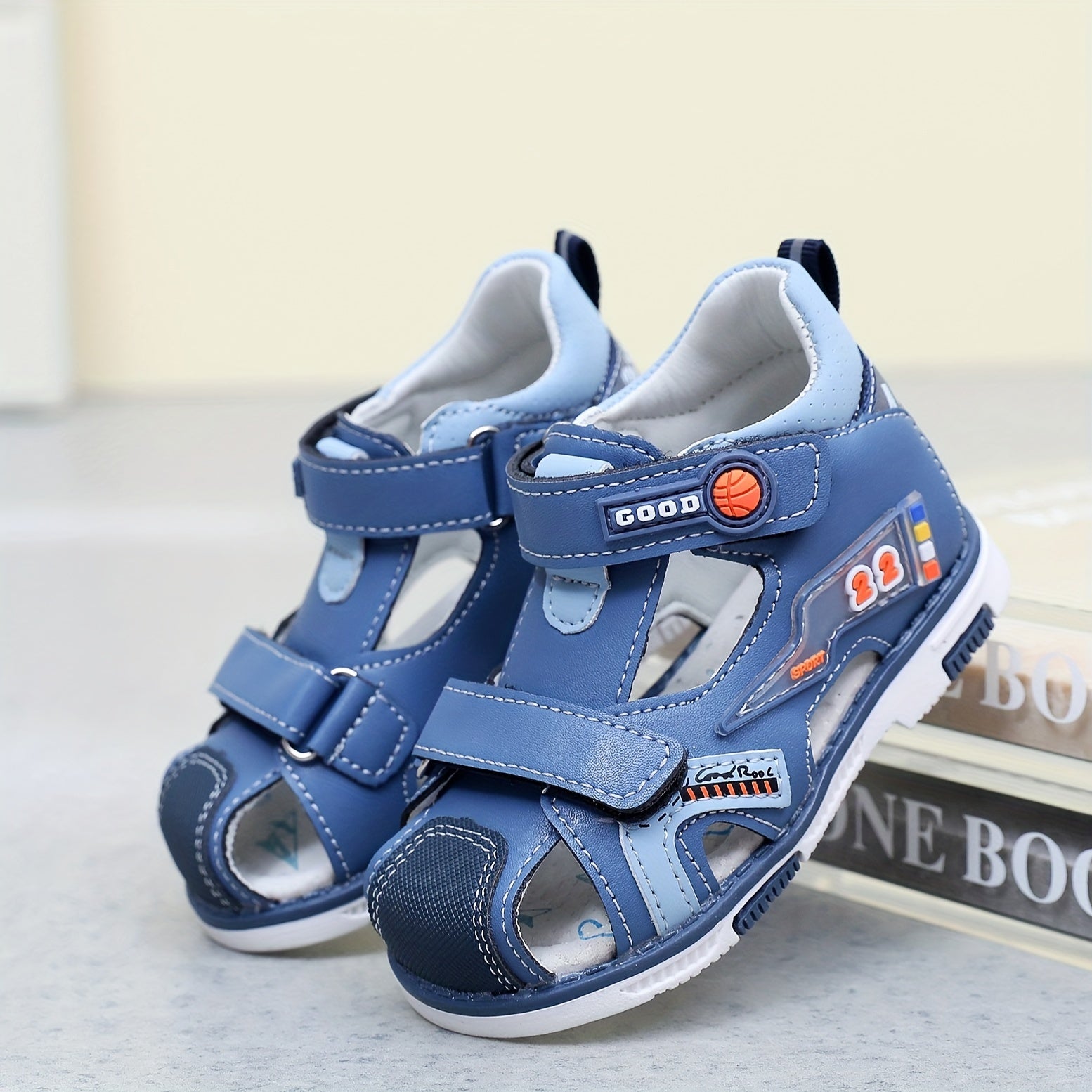 Boys White Sandals Breathable PU Upper TPR Sole Hook-and-Loop Closure Casual Spring Summer Fall