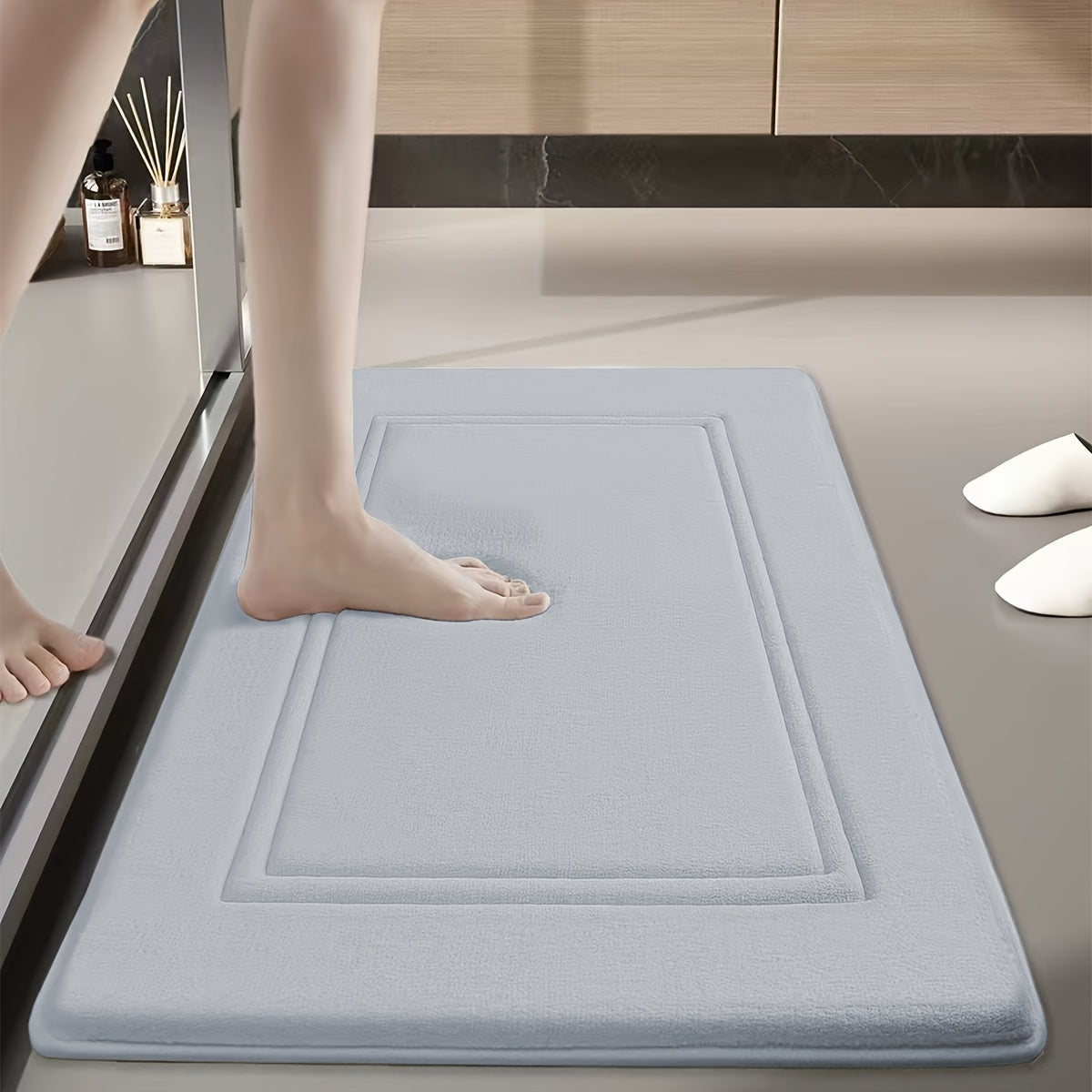 Quick-Dry Bath Mat with Striped Pattern, Non-Slip, Absorbent, Machine Washable