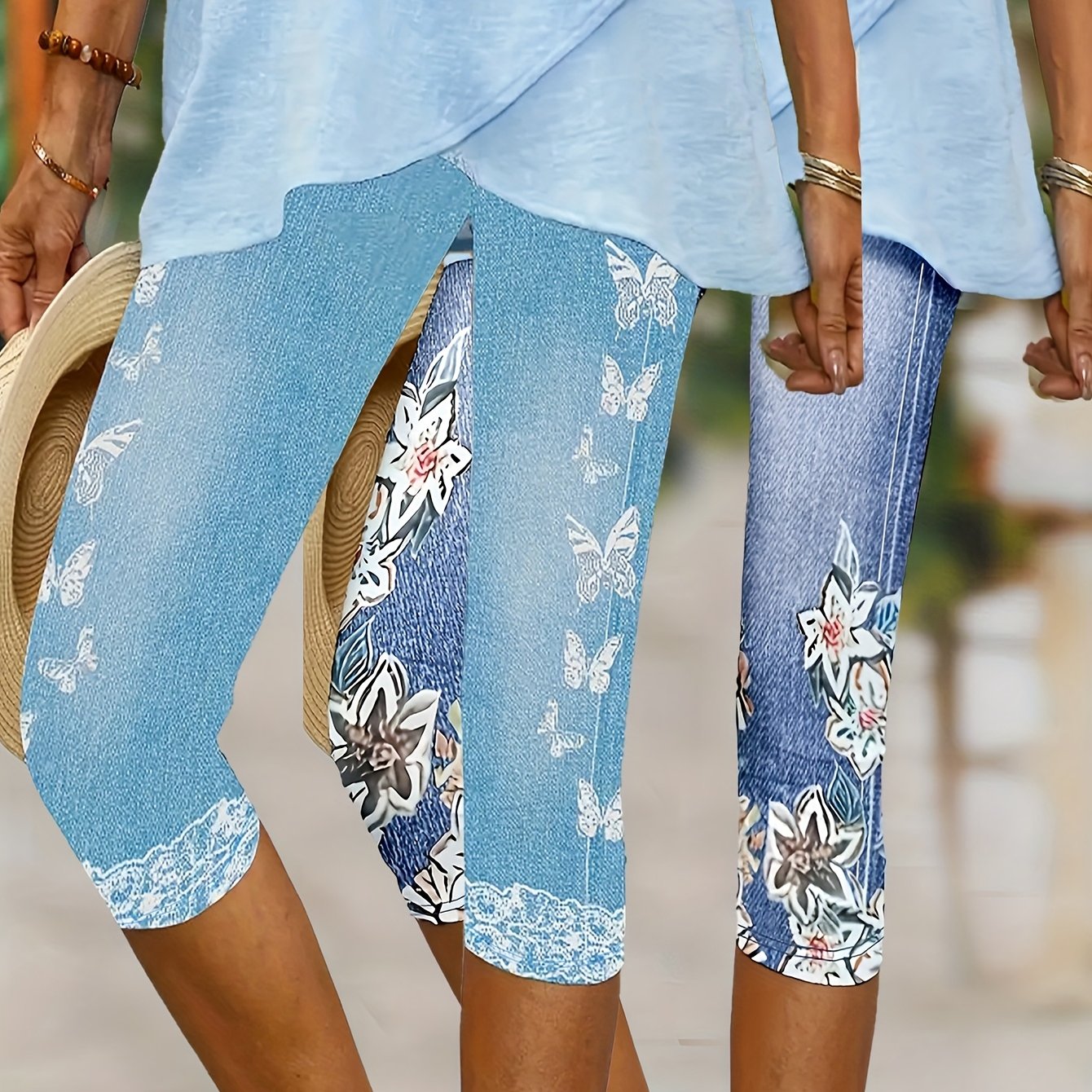 Women’s Plus Size Floral Print Capri Leggings Breathable Light Blue Elastic Waist