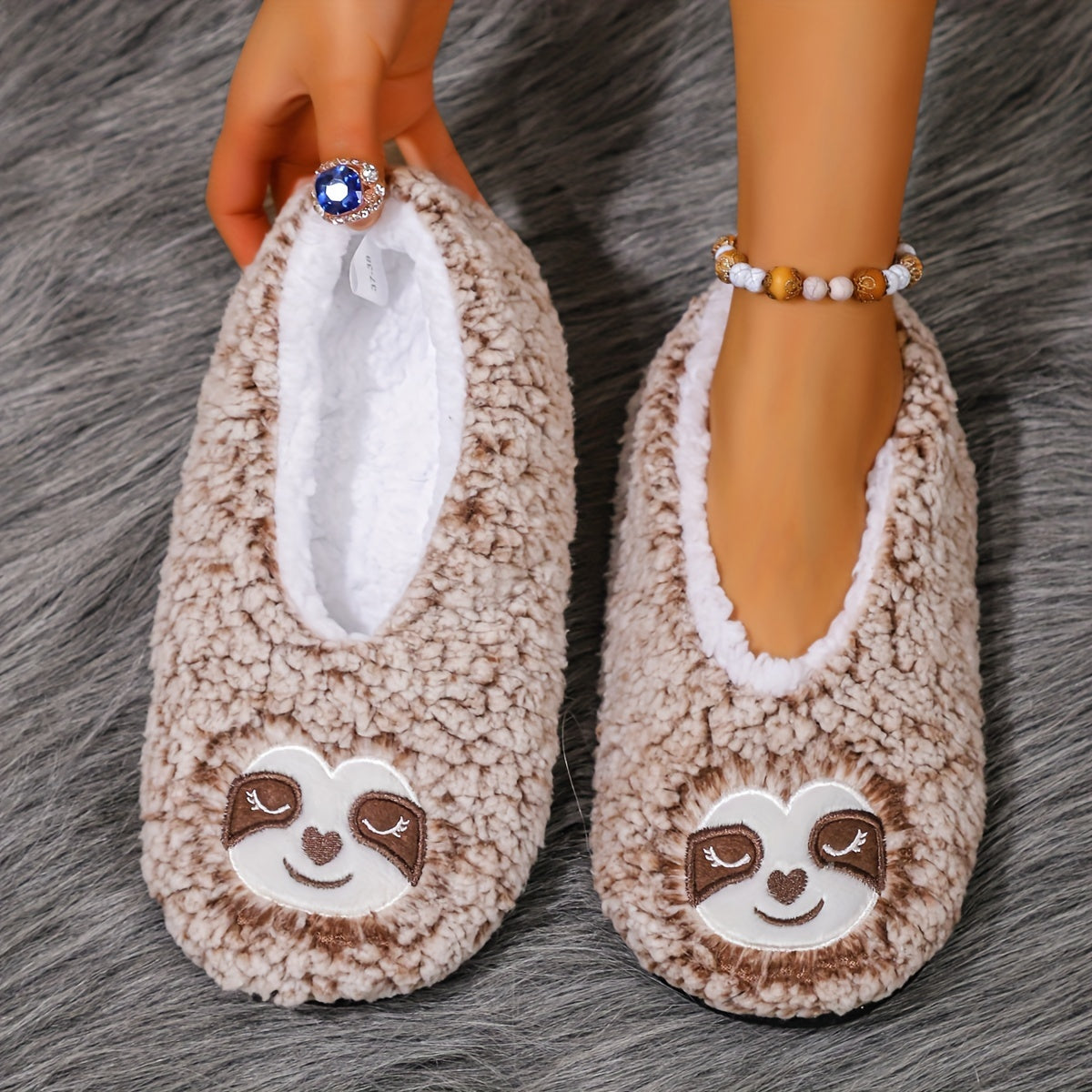 Ayollar uchun qulay Squirrel Slip-On shlyapki yumshoq mato, sirpanmaydigan tag, uy uchun