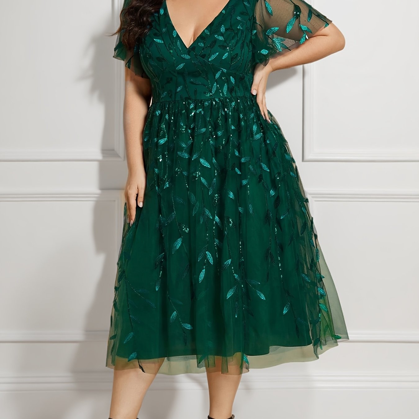 Plus Size Women's Mesh Cocktail Dress for Evening Parties and Formal Events