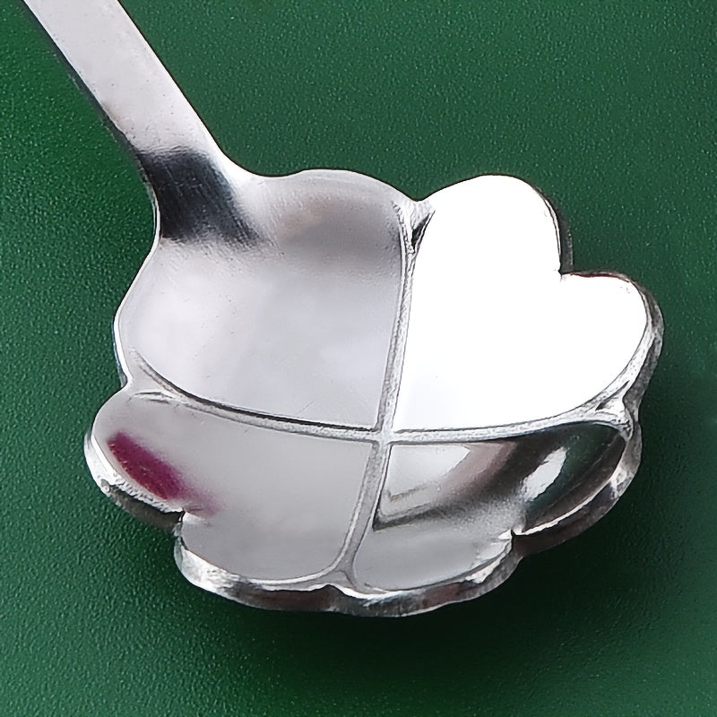 Rojdestvo multfilmi rostlyan po'lat qoshiq, sut, qahva, shirinliklar, asal, ziravorlar uchun