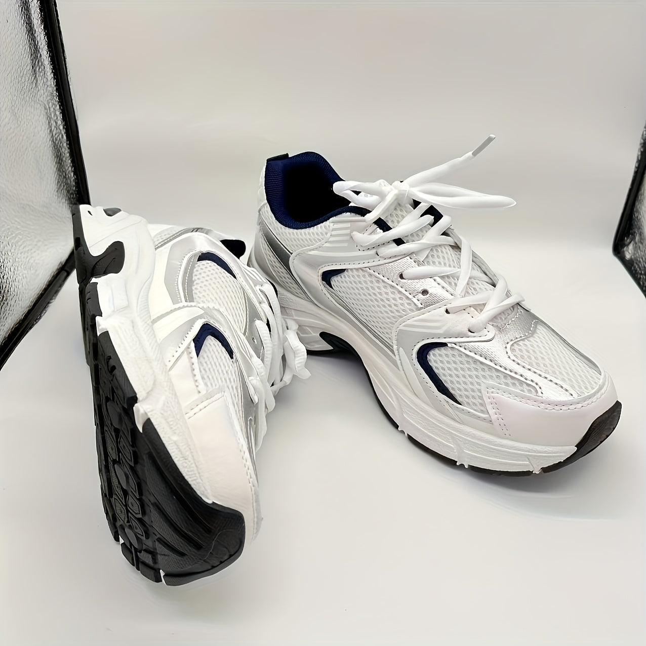 Women's Retro Sneakers Low-Top Breathable Mesh Rubber Sole