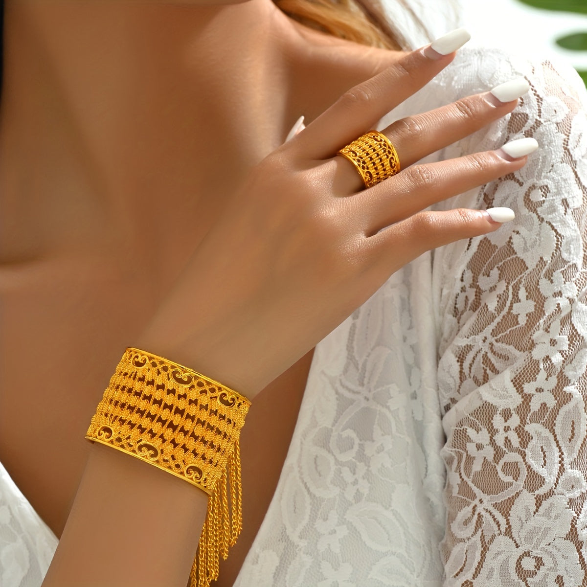 Vintage Gold Jewelry Set for Women Wedding Ring and Bracelet Bridal Accessories