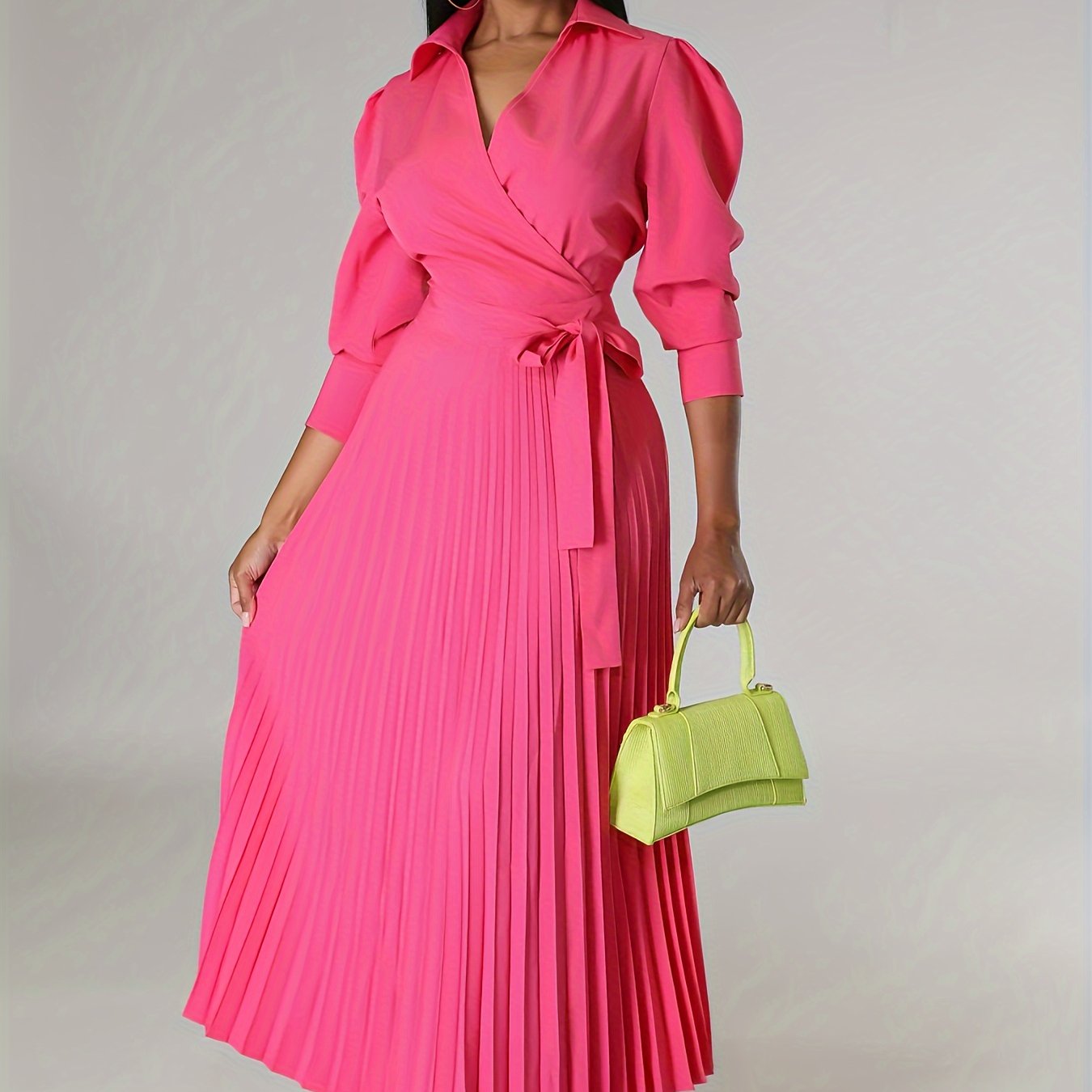 Плёночное платье с V-образным вырезом: Элегантная женская одежда с рукавами 3/4