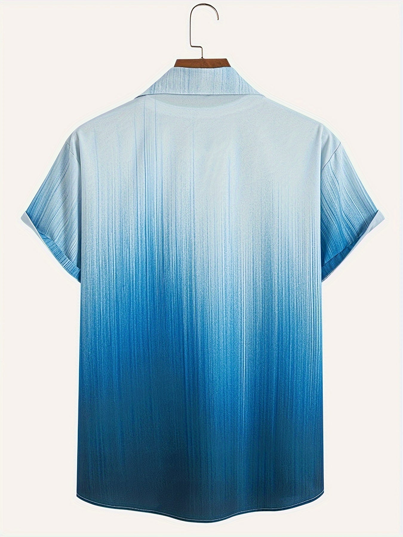 Yengil polyesterdan tayyorlangan, ko'krak cho'ntagi va mashinada yuvish imkoniyati bilan ta'minlangan, erkaklar uchun gradient Gava tugmachali ko'ylak, KATTA O'LCHAMDA mavjud. Yozgi ta'til uslubi uchun ideal.