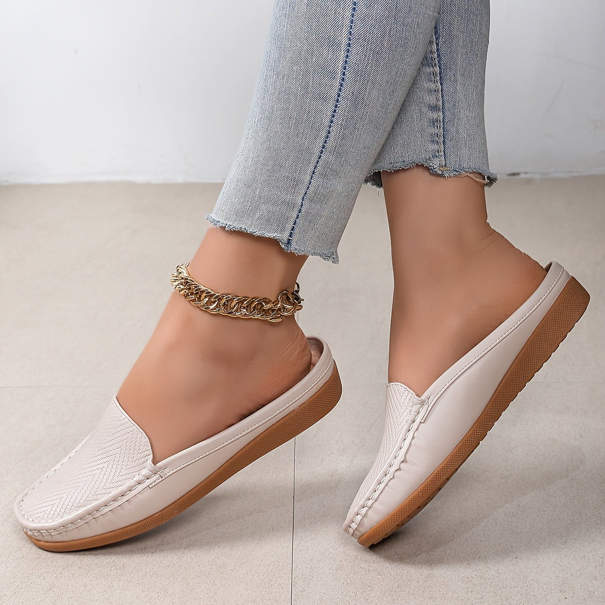 Zapatillas slip-on negras para mujer con cubierta de imitación, suela de corcho y diseño transpirable