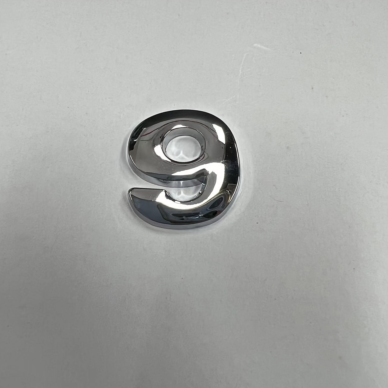 Pegatina para coche con letras y números 3D, emblema dorado y plateado, insignia trasera