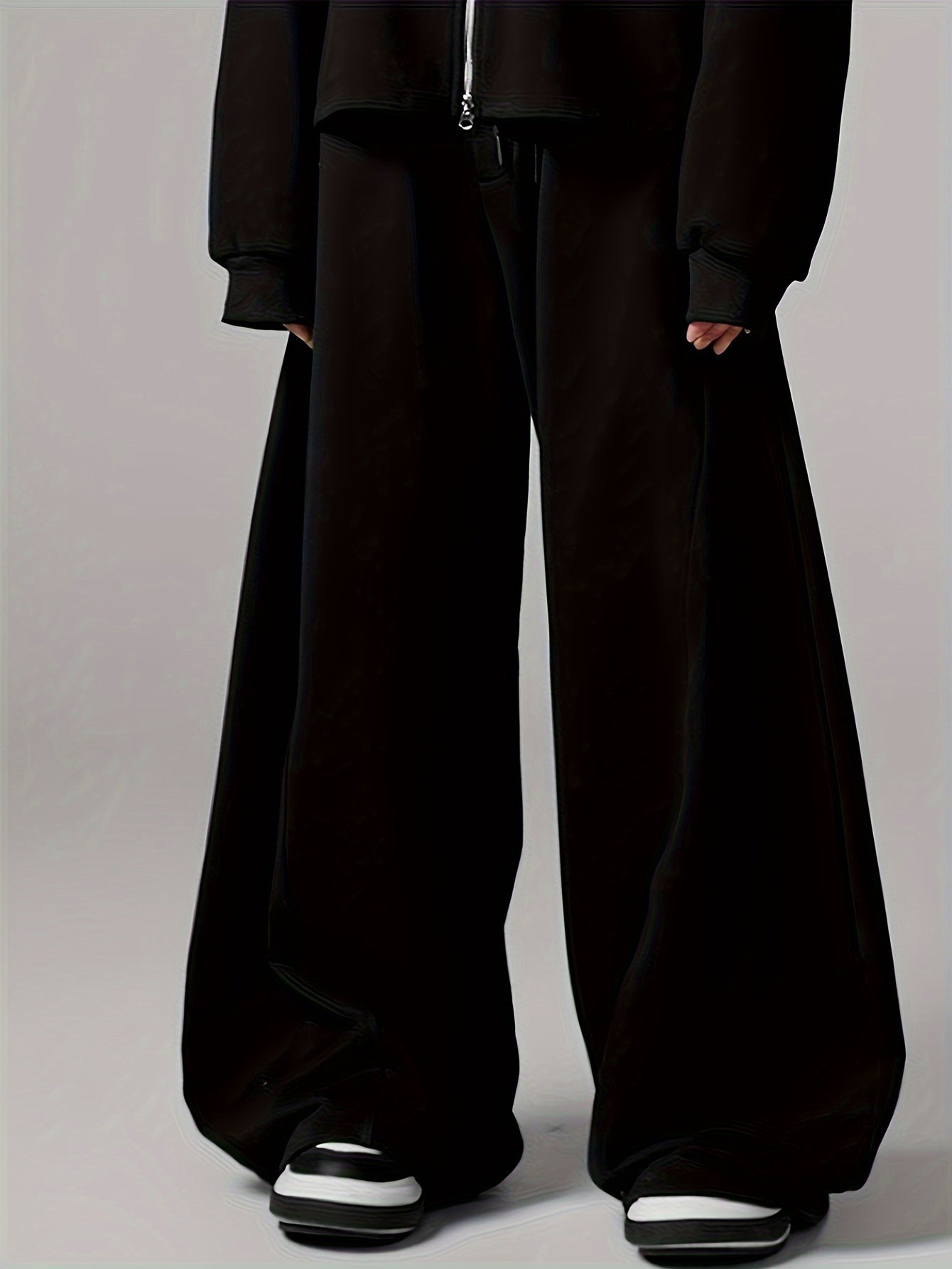 Erkaklar uchun keng qulay fitli sport shimlari, tasodifiy sport kiyimlari uchun ideal.