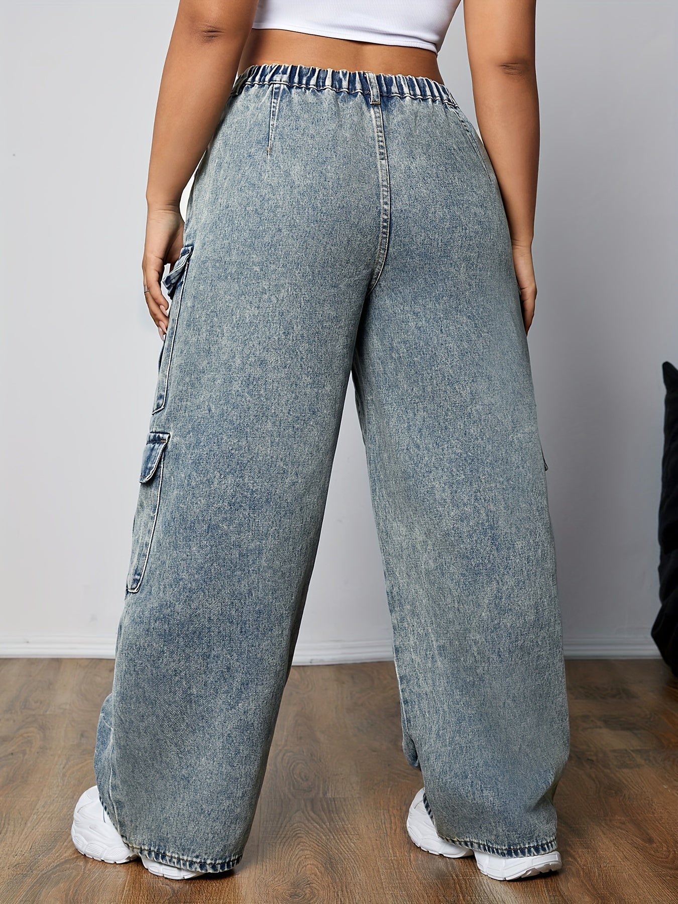 Women's Plus Size Cargo Jeans Loose Fit Denim Pants with Pockets