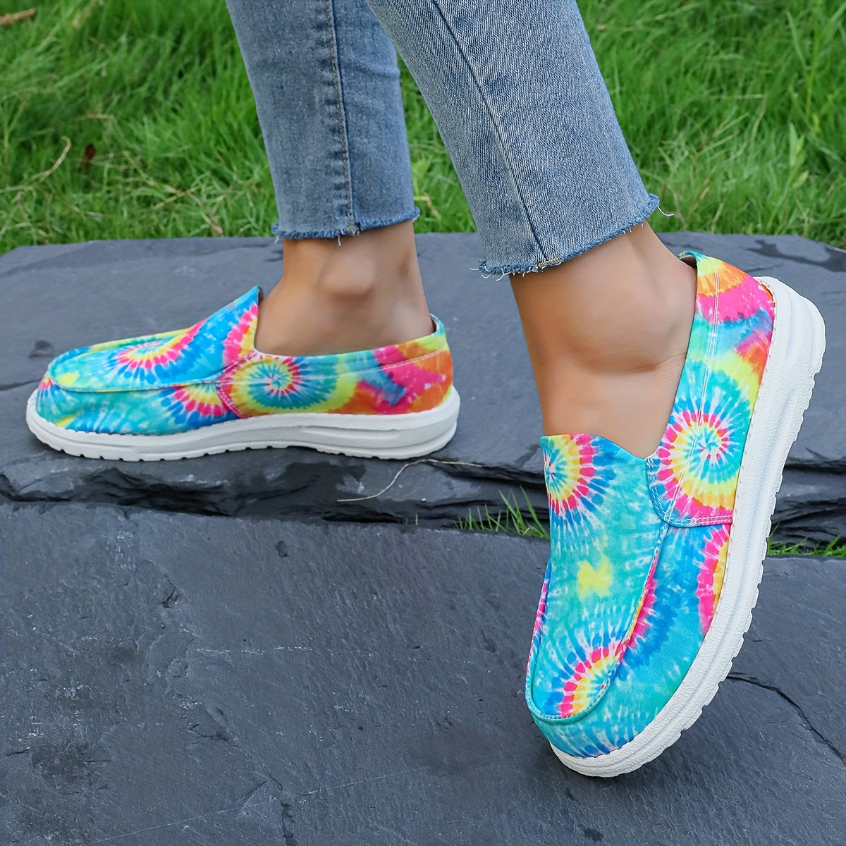 Women's Tie Dye Canvas Shoes Low Top Casual Sneakers Lightweight Outdoor