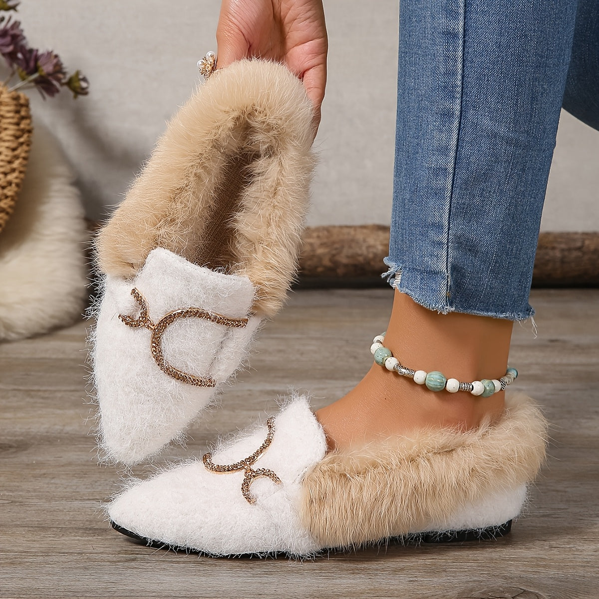 Women's Flat Plush Shoes Pointed Toe Slip-On Mary Jane White Faux Fur