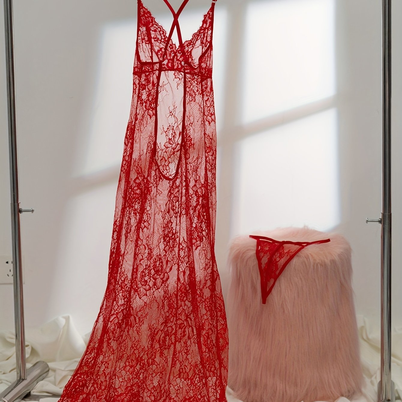 Conjunto de vestido largo maxi con recortes semitranslúcidos y vestido de noche tanga